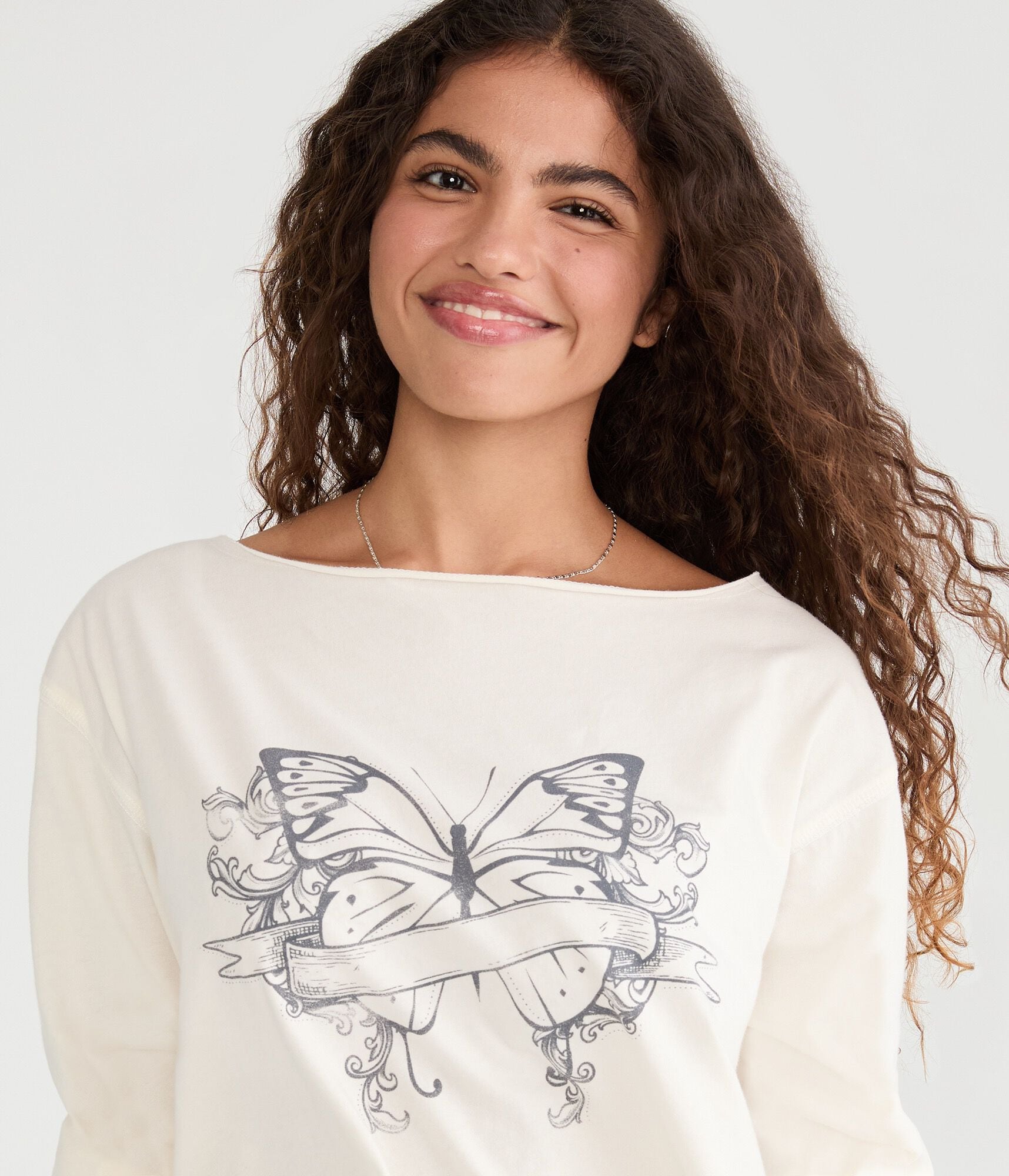Long Sleeve Butterfly Off-The-Shoulder Vintage Fit Graphic Tee