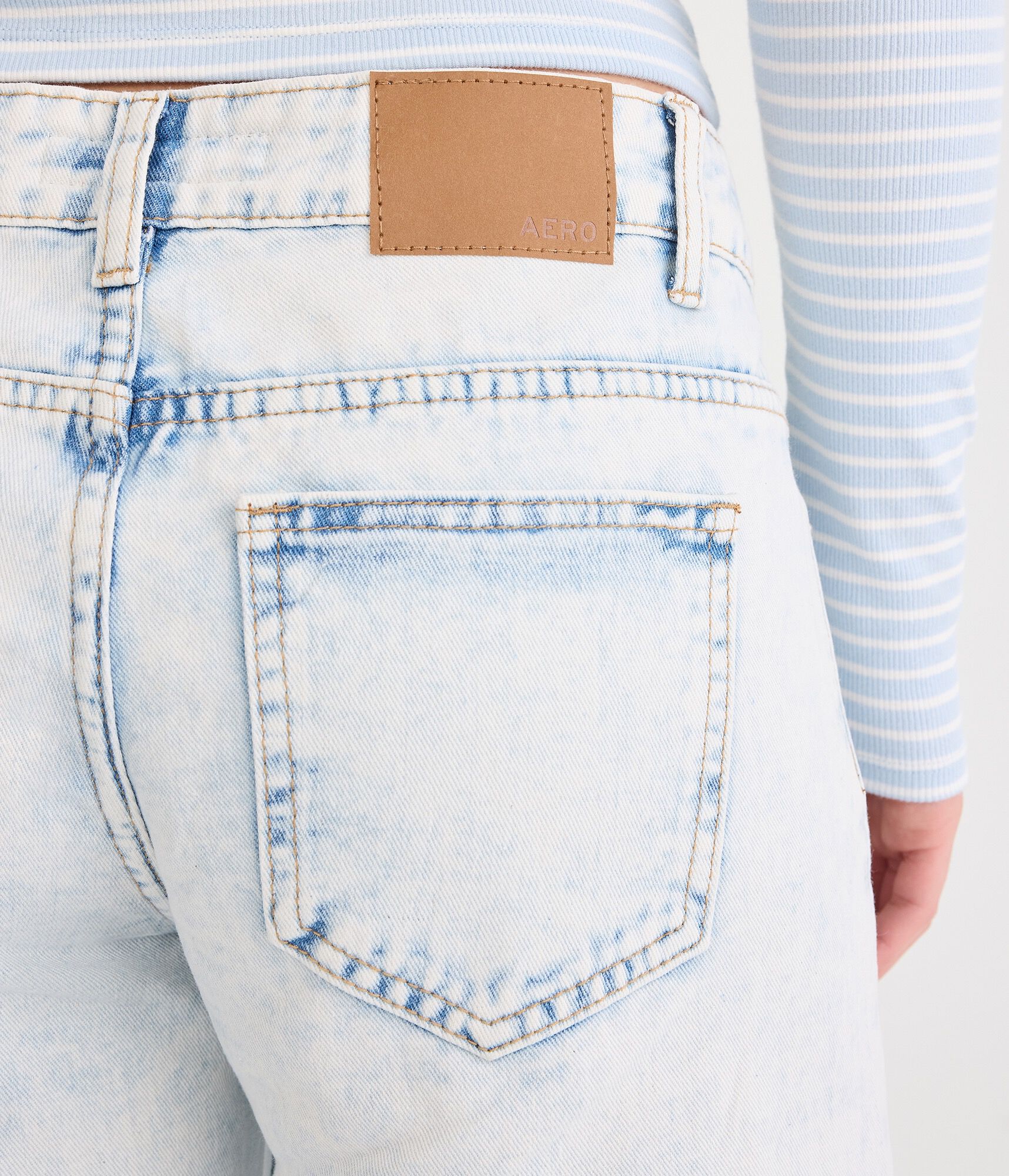 Low-Rise Baggy Wide Leg Rhinestone Hearts Jean