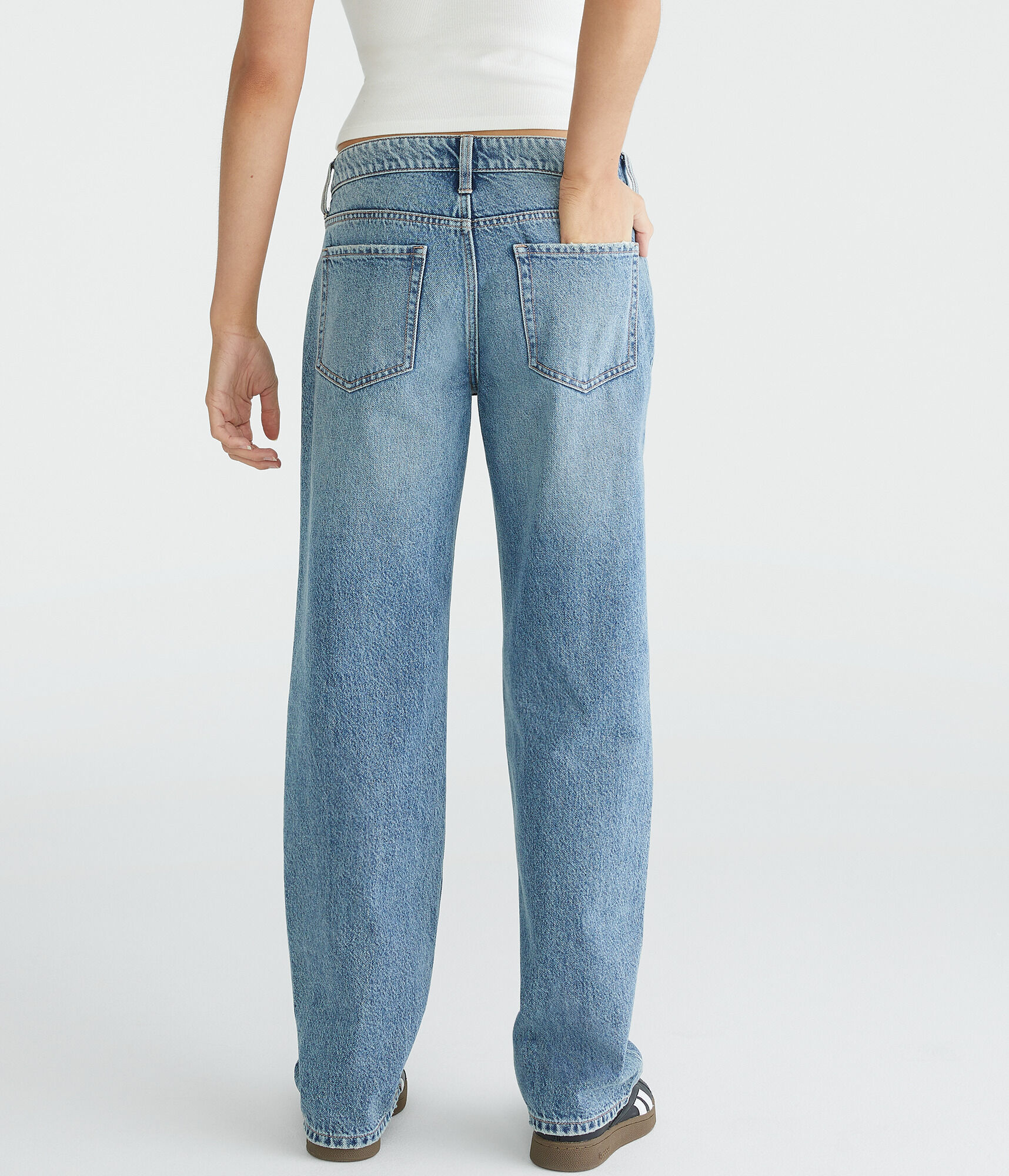 Low-Rise Baggy Jean