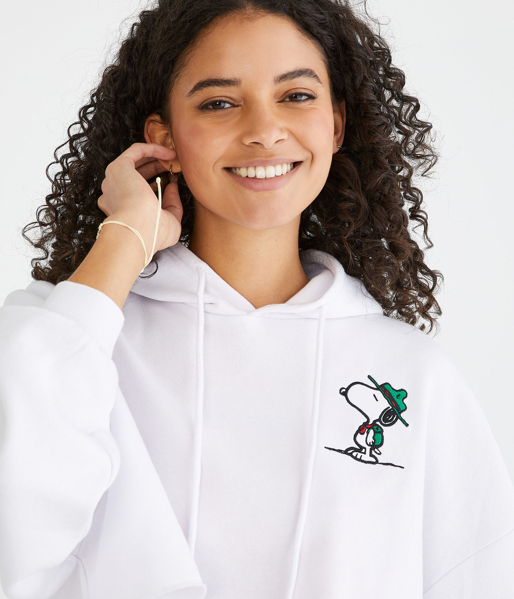 AERO | CAMP SNOOPY™ Beagle Scouts Cropped Pullover Hoodie