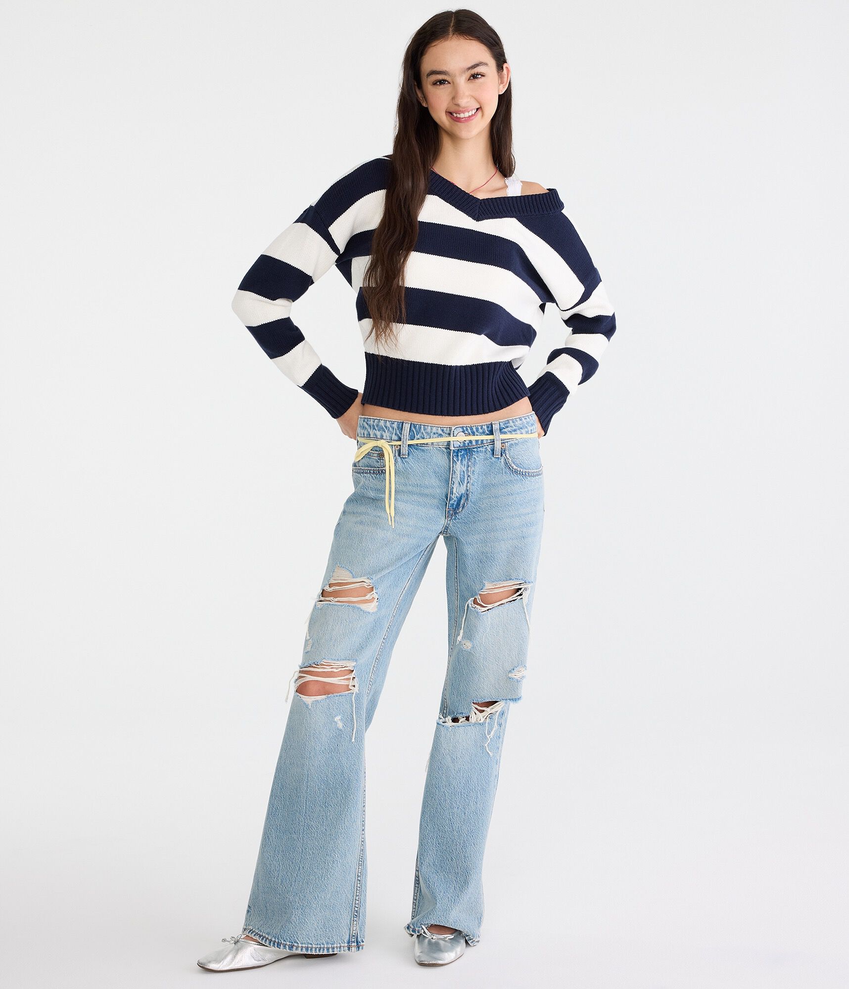 Low-Rise Baggy Flare Jean