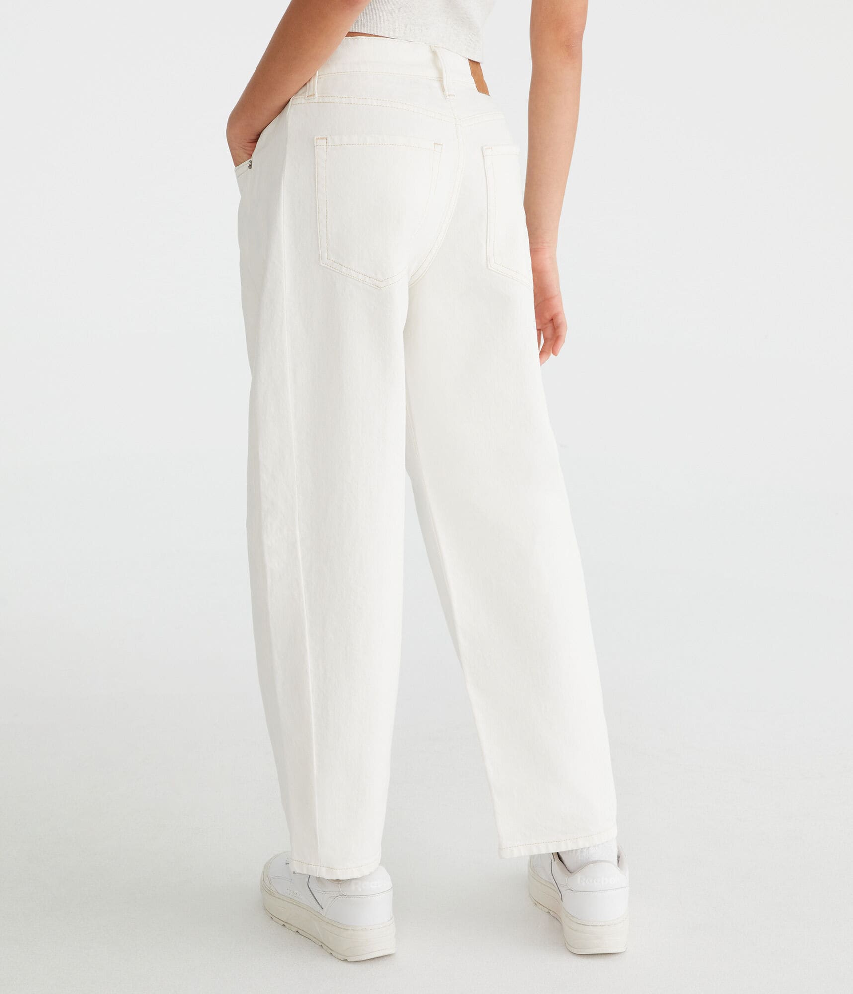 Mid-Rise Barrel Leg Jean