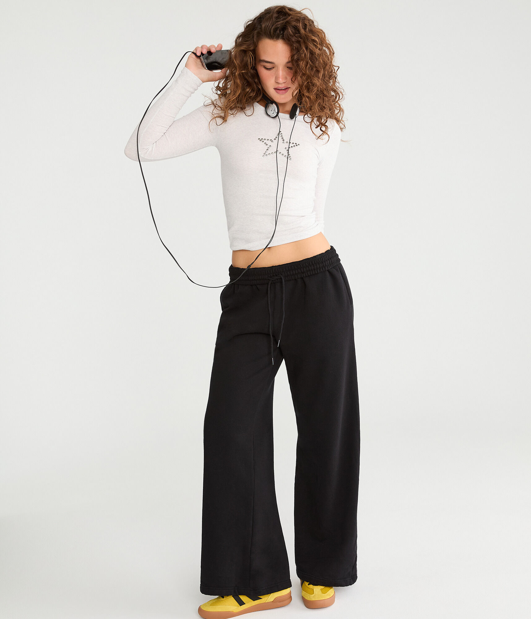 Mid-Rise Wide Leg Sweatpants