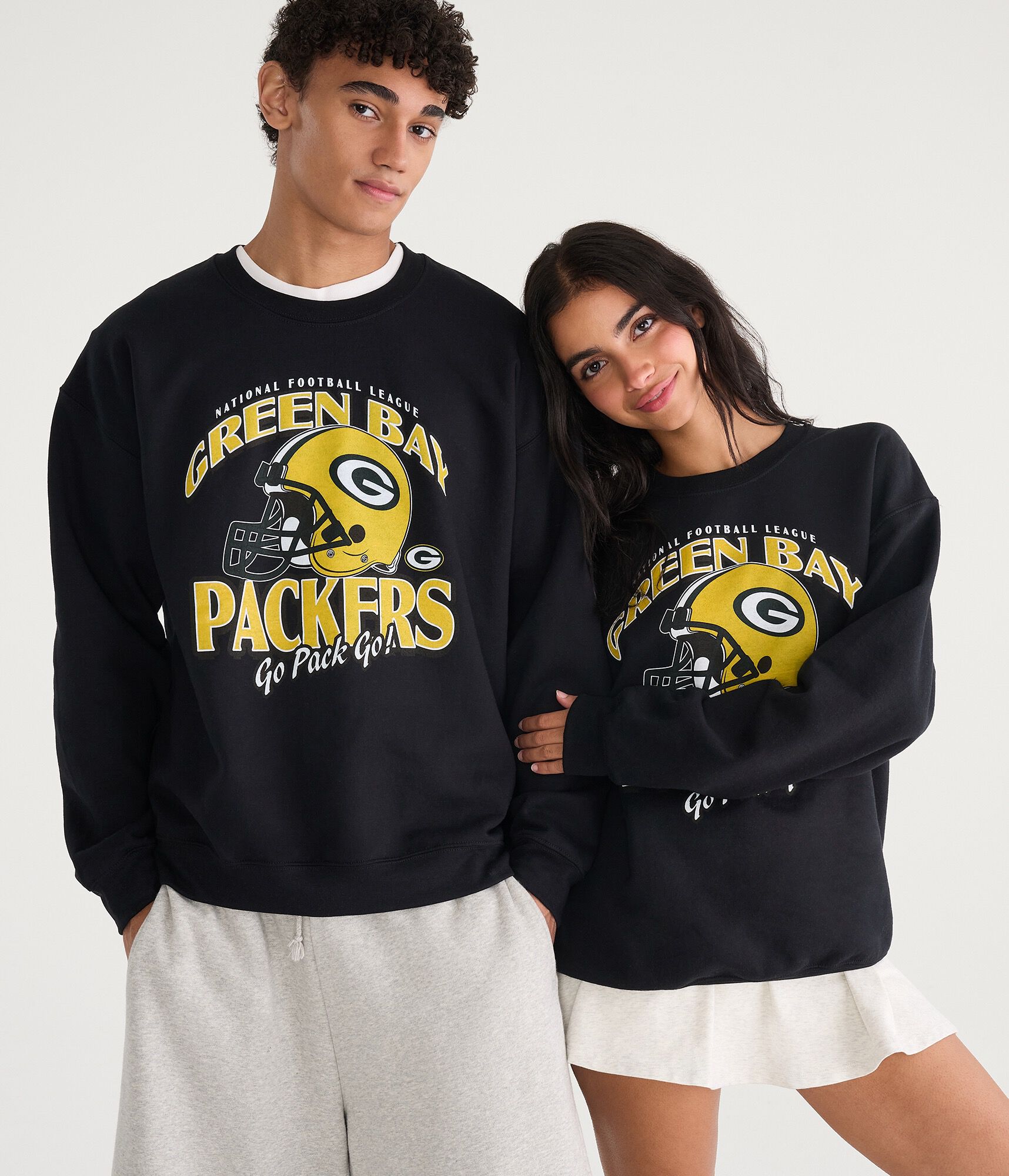 Green Bay Packers Helmet Crew Sweatshirt