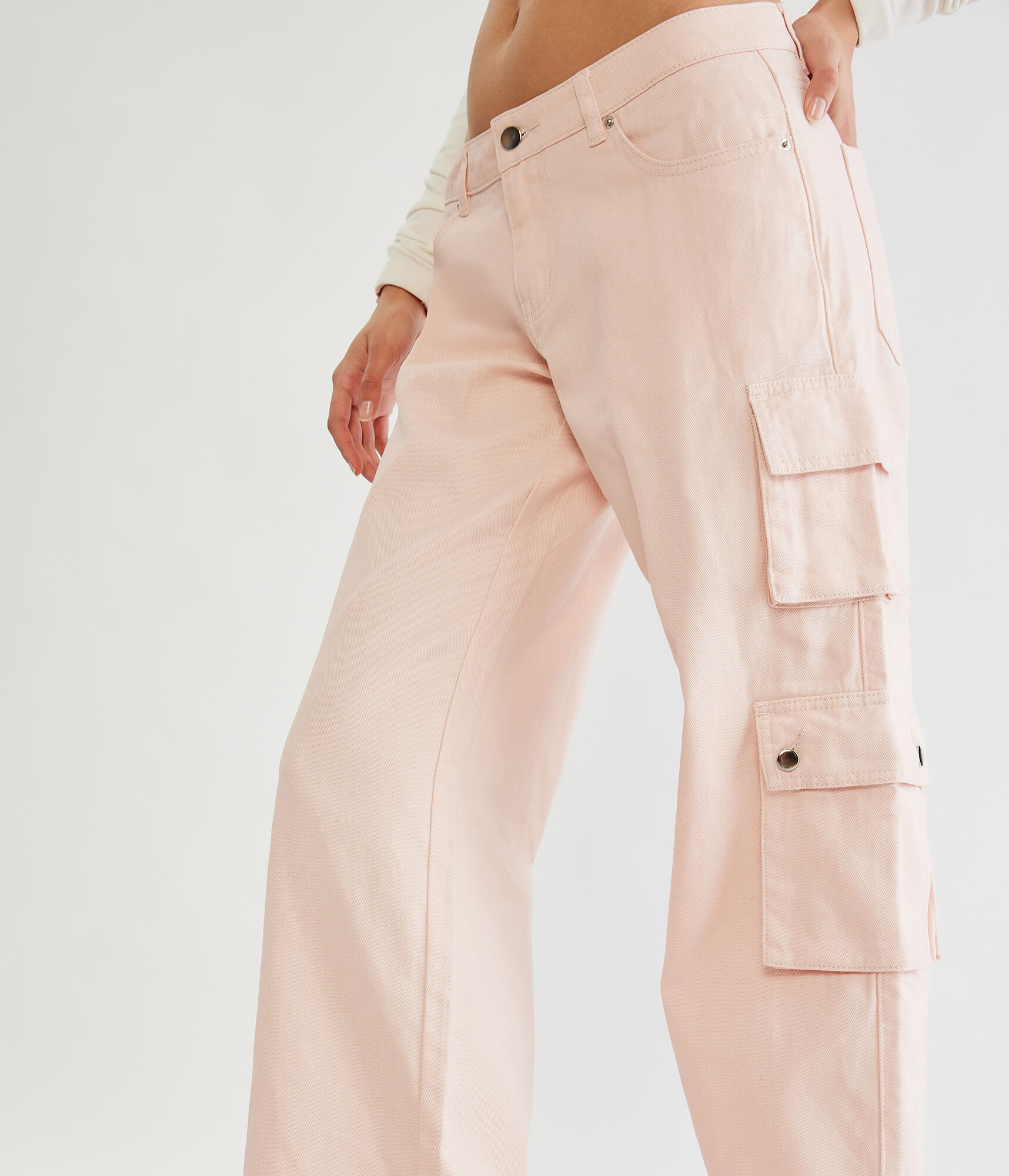 Double-Pocket Wide Leg Cargo Pants