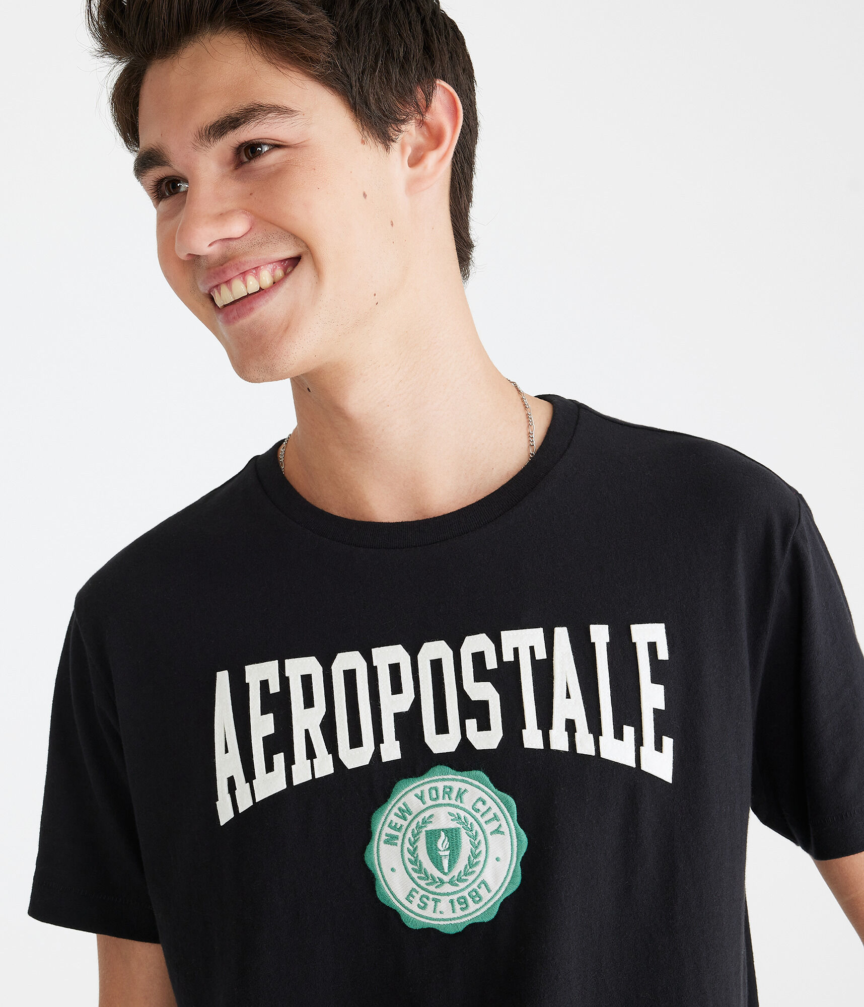 Aeropostale Crest Appliqu&eacute; Graphic Tee