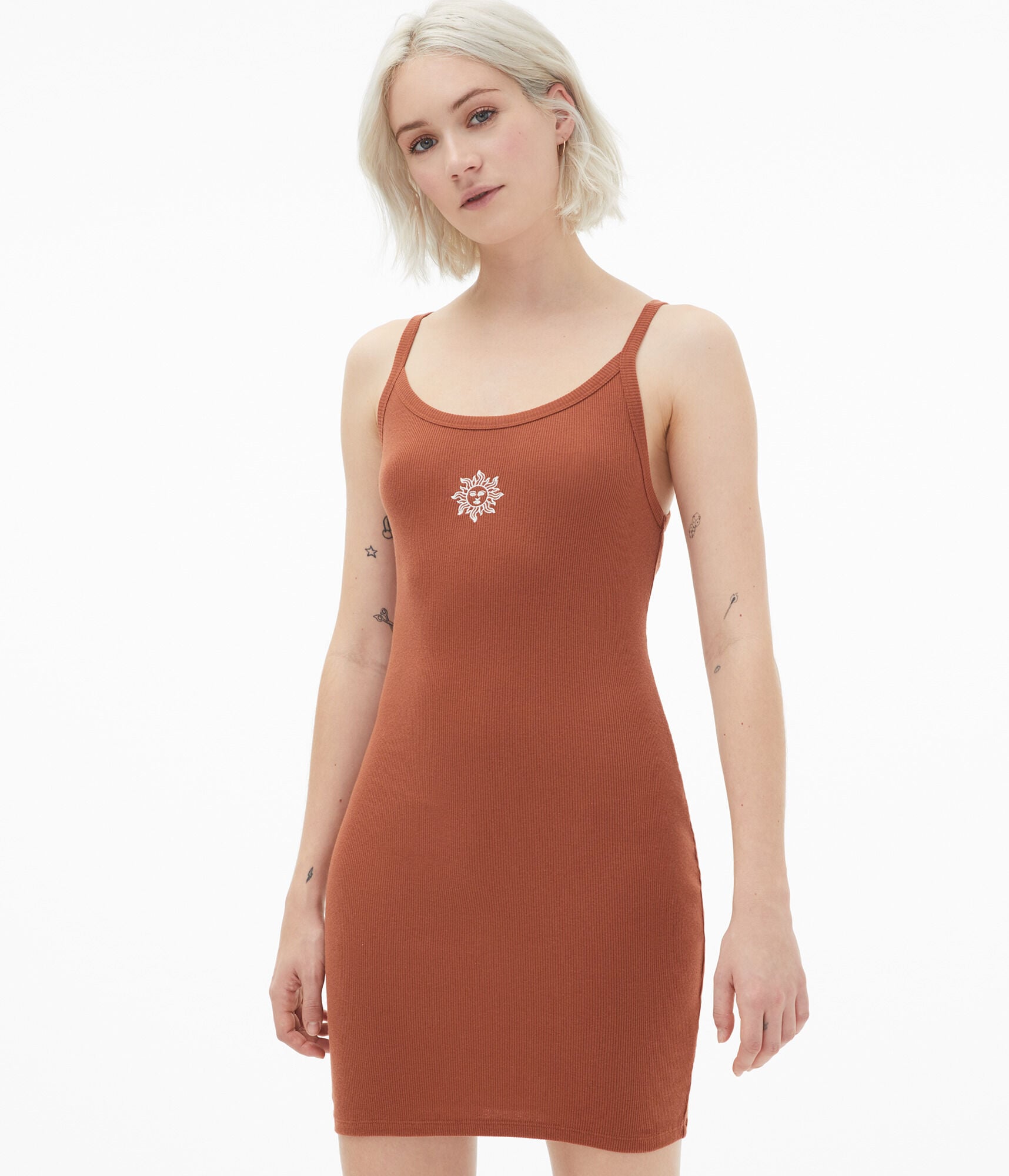 Solid Scoop-Neck Embroidered Bodycon Dress