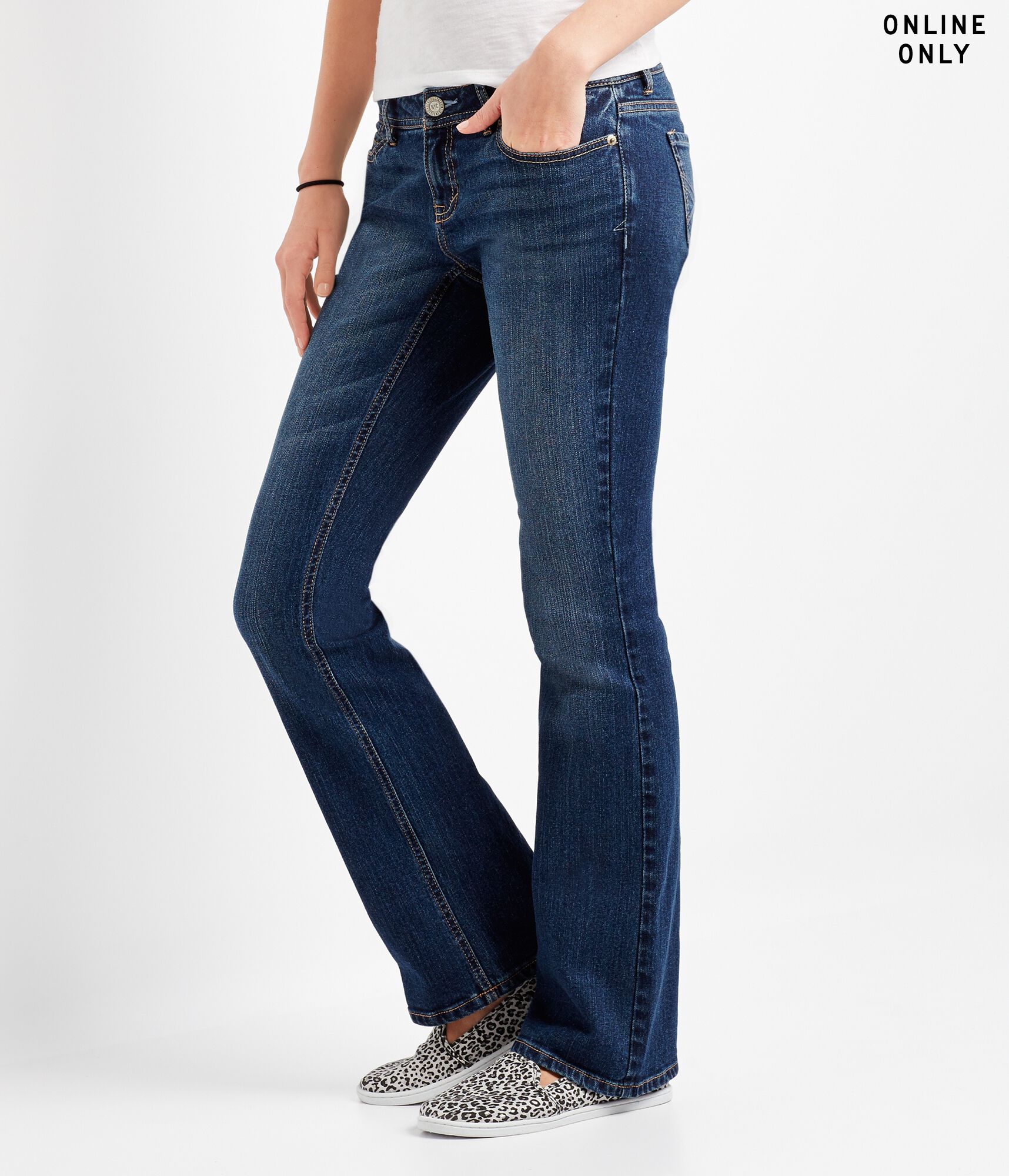 Curvy Low-Rise Bootcut Jean***