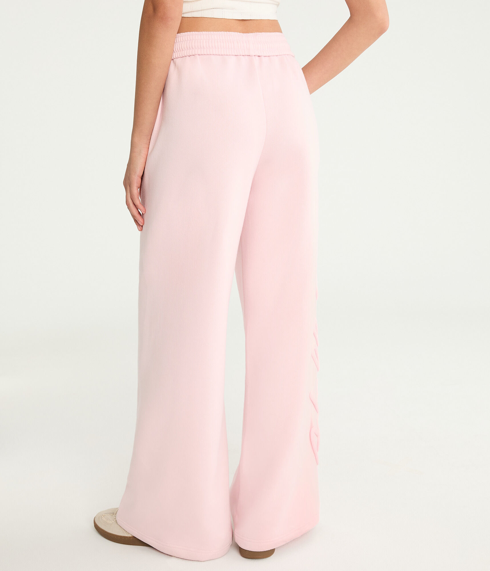 Hello Kitty | Aero Tonal Teddy Wide Leg Sweatpants