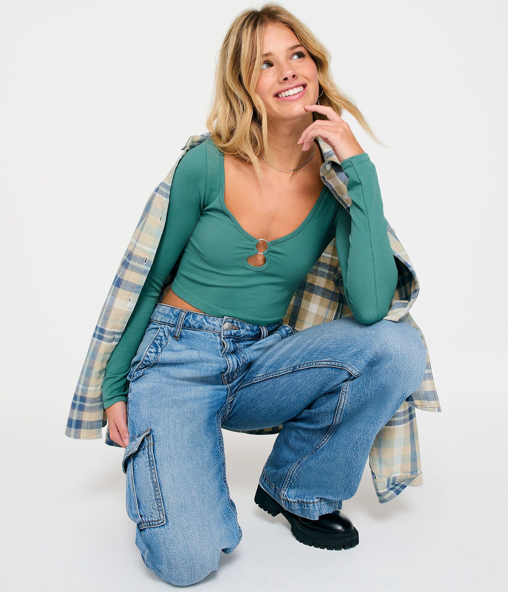 Long Sleeve Seamless Ring Keyhole Crop Top