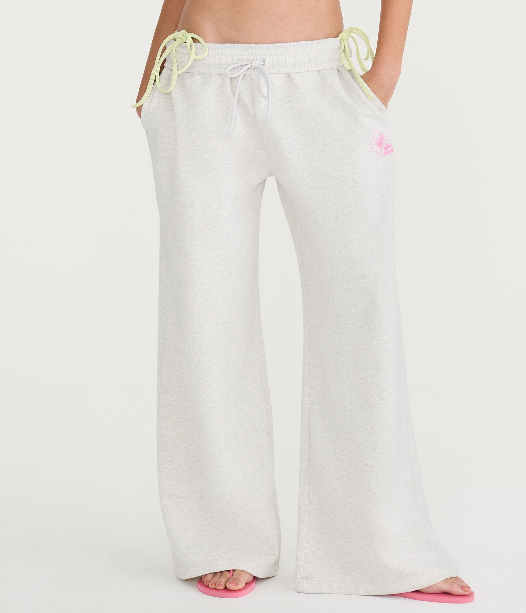 Cloud Soft Hibiscus Hawaii Mid-Rise Wide Leg Sweatpants