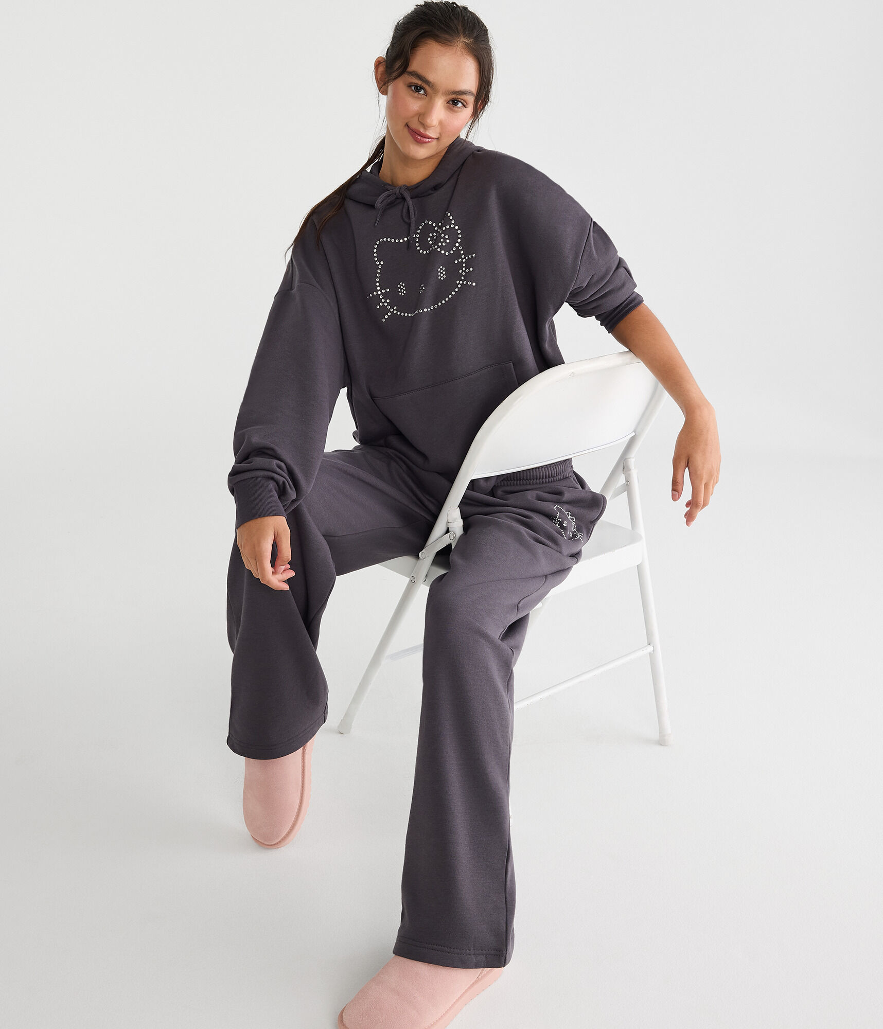 Hello Kitty | Aero Rhinestone Pullover Hoodie