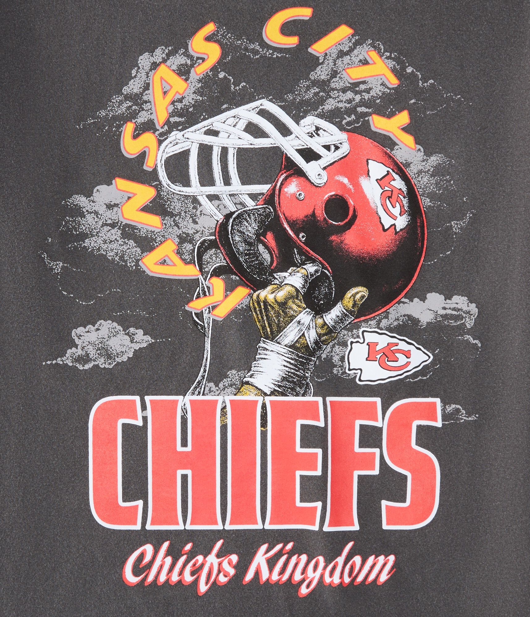 Kansas City Chiefs Helmet Relaxed Graphic Tee
