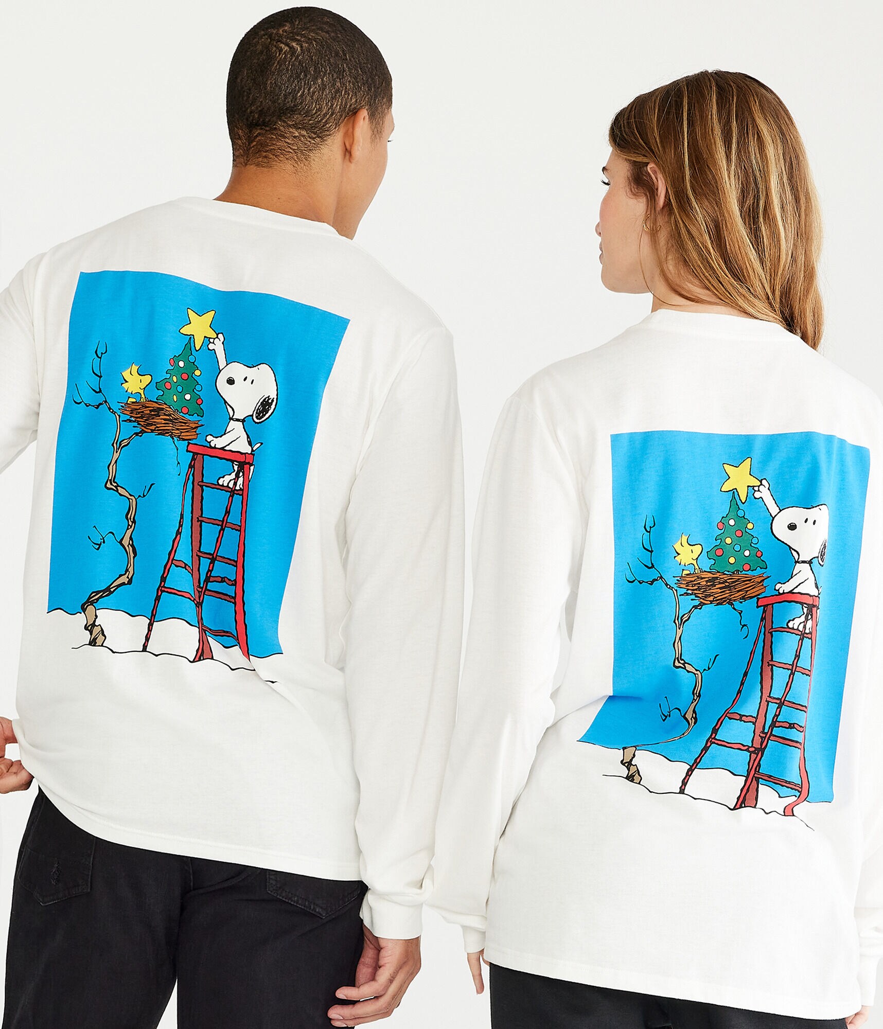 Peanuts&reg; | A&eacute;ropostale Long Sleeve Santa Snoopy Graphic Tee