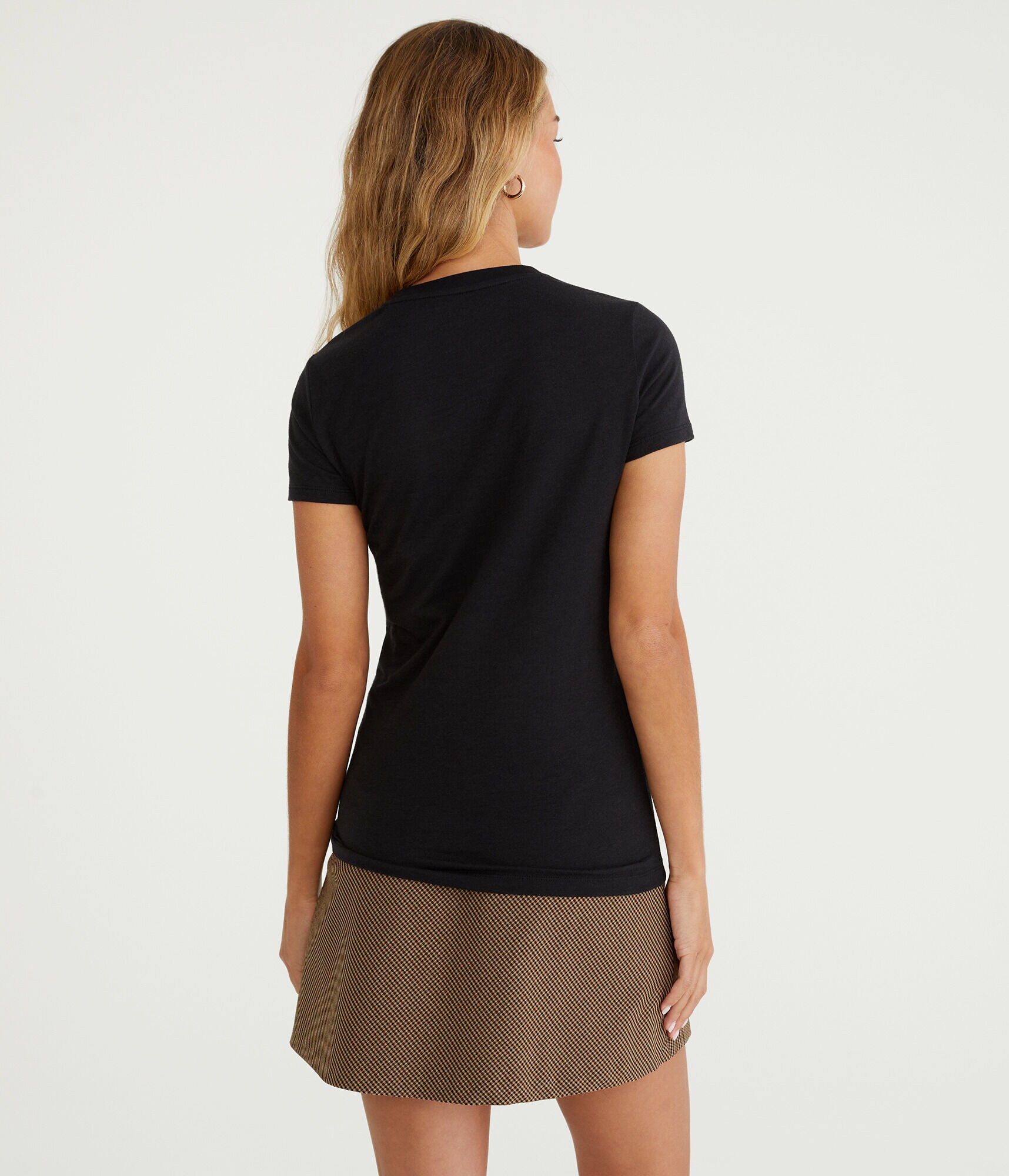 Aero NY Rose Crest Appliqu&eacute; Graphic Tee