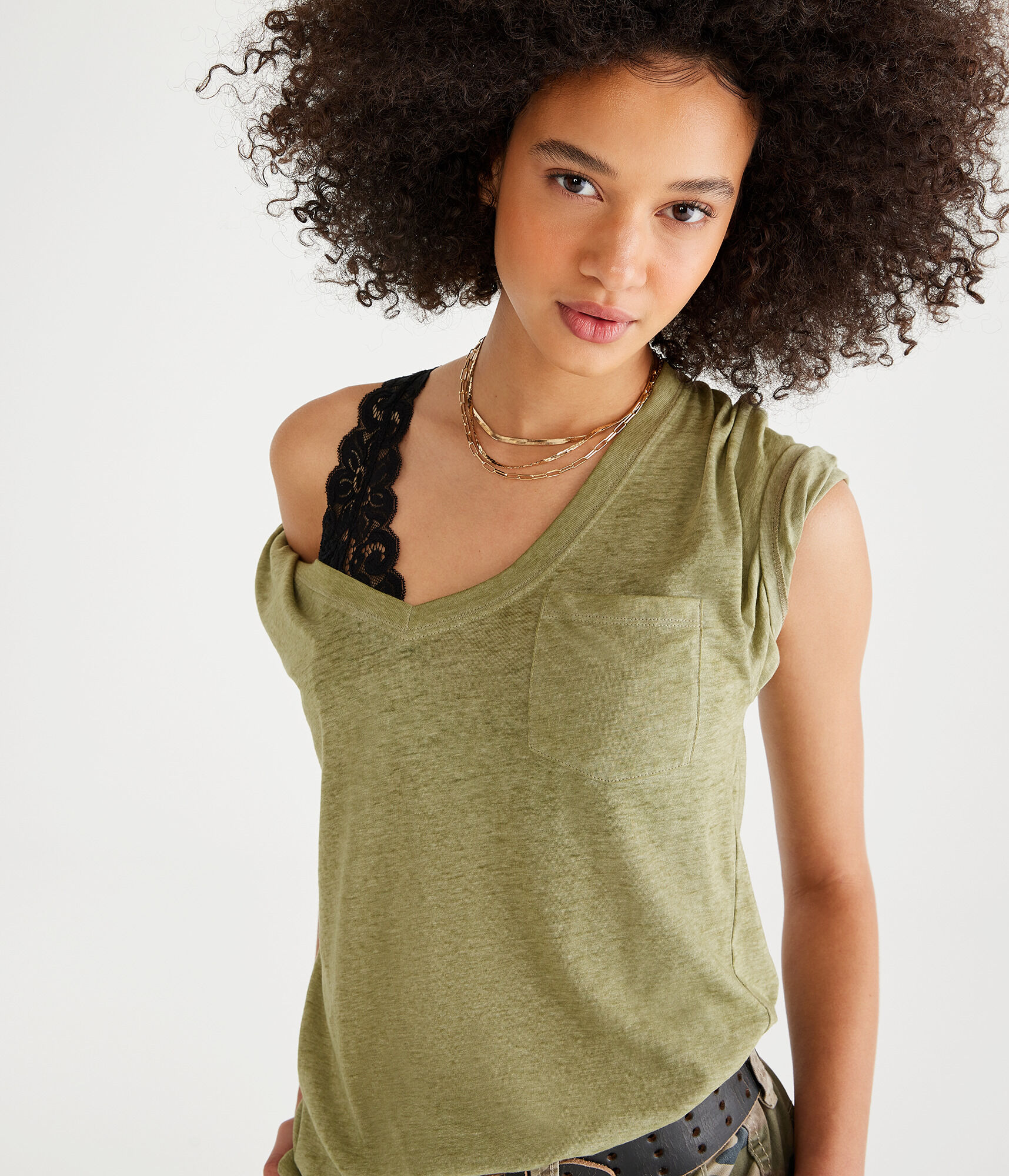 Washed V-Neck Loose Fit Pocket Tee