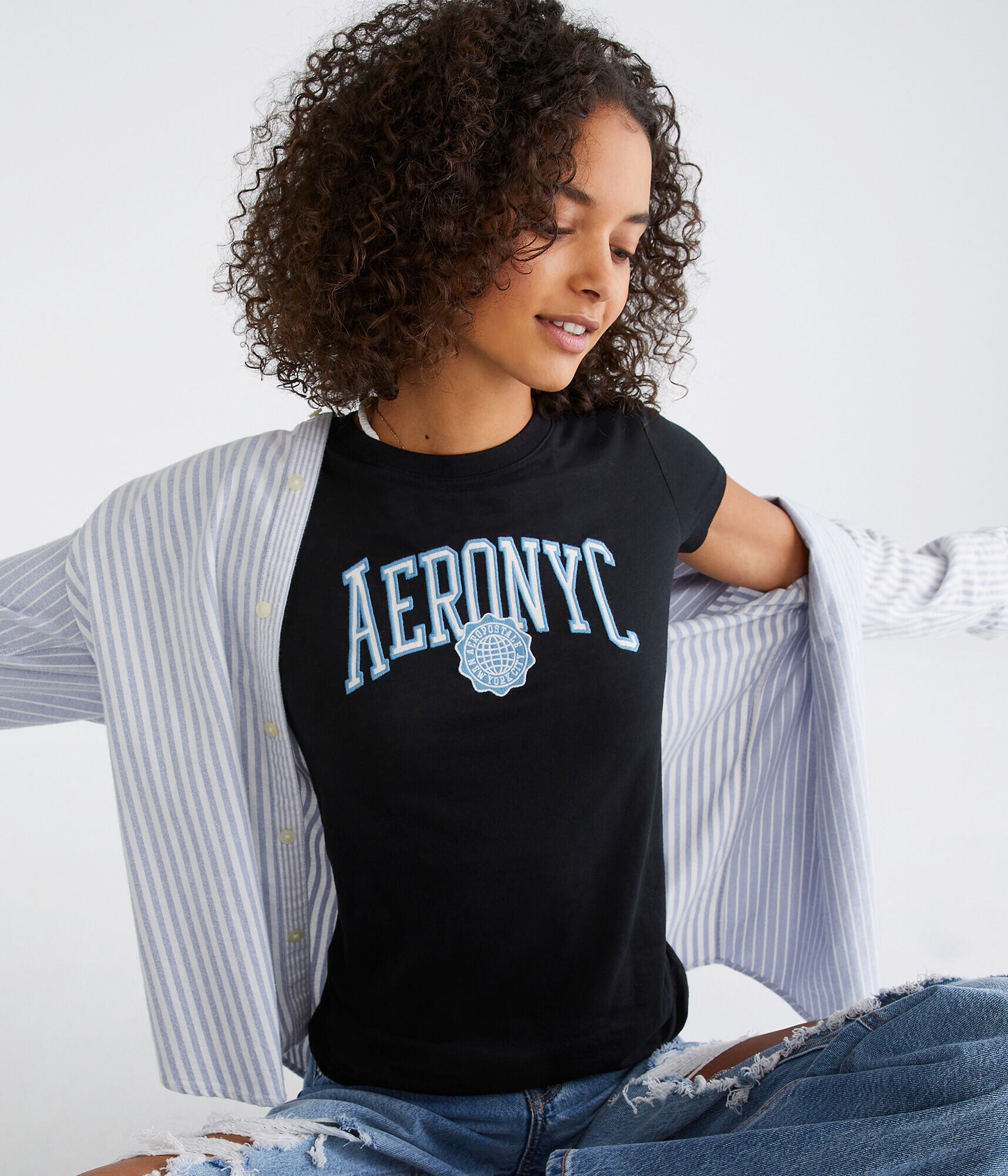 Aero NYC Crest Appliqu&eacute; Graphic Tee