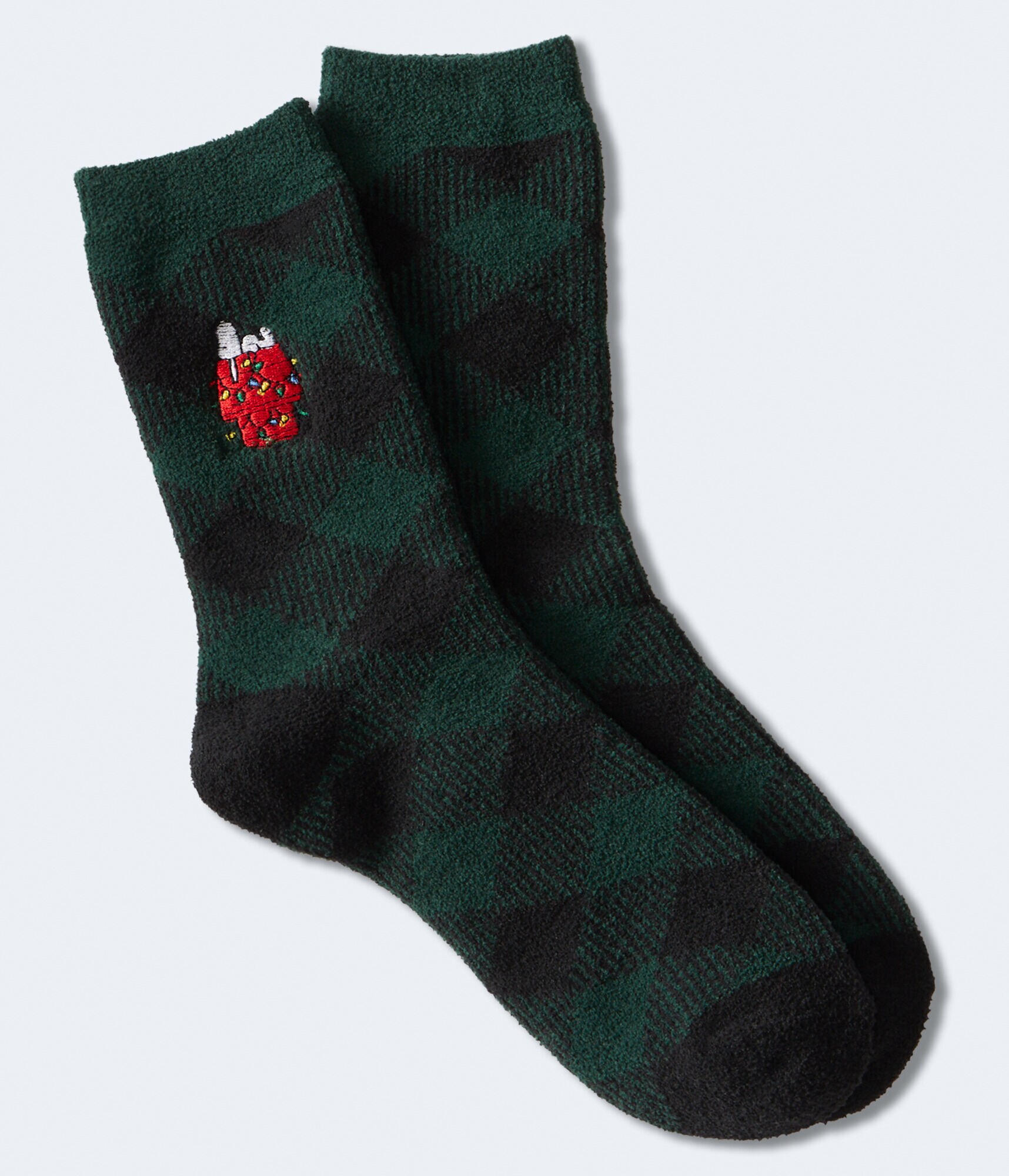 Peanuts&reg; | A&eacute;ropostale Snoopy Buffalo Plaid Fuzzy Crew Socks