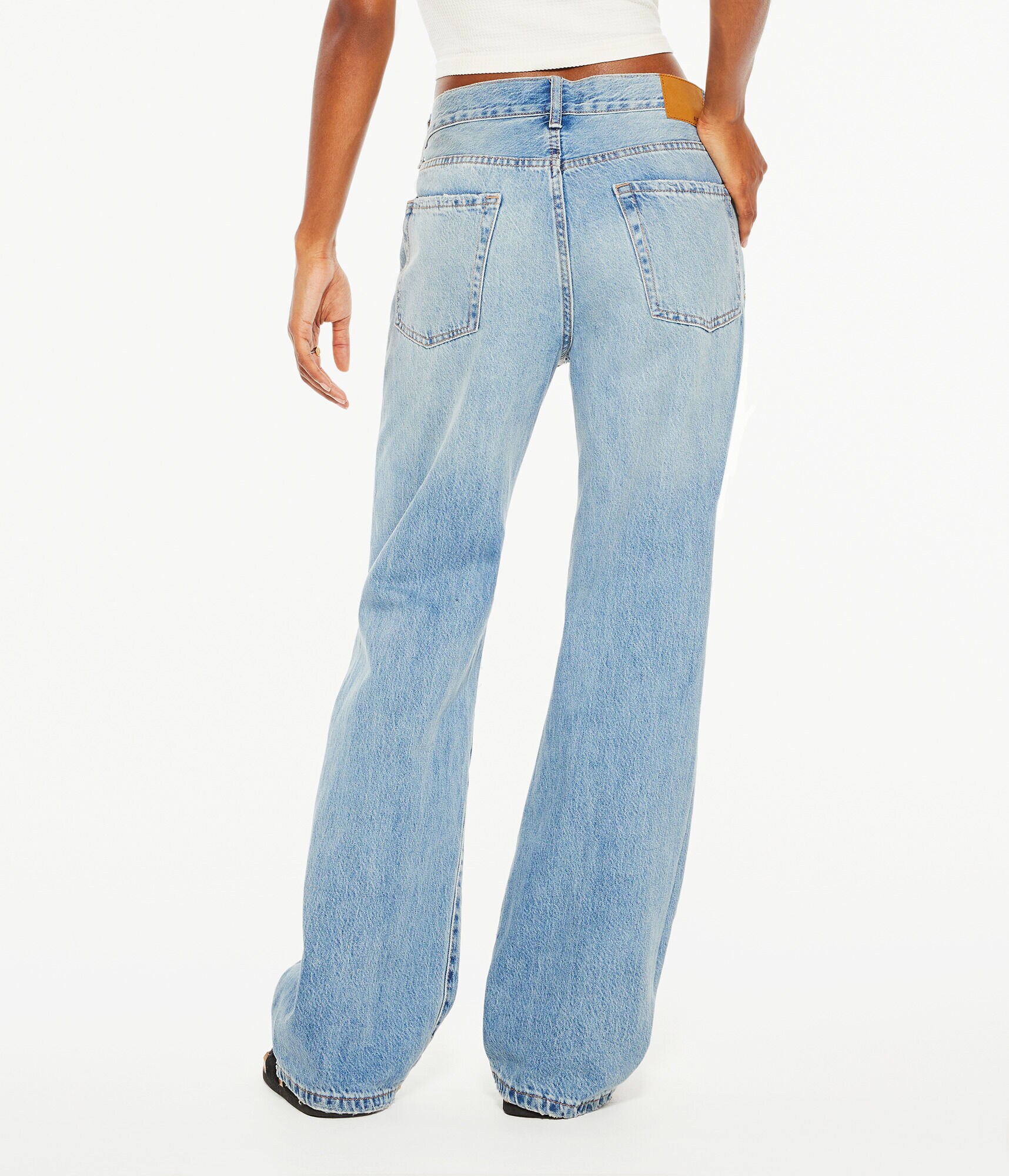 Premium Air Low-Rise Skater Jean