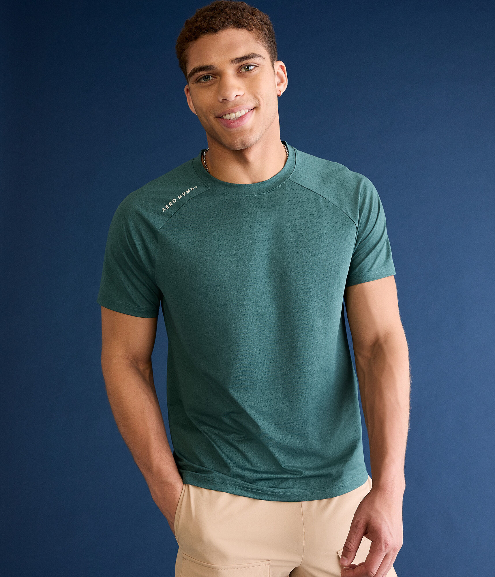 Aero MVMNT Raglan Crew Tee