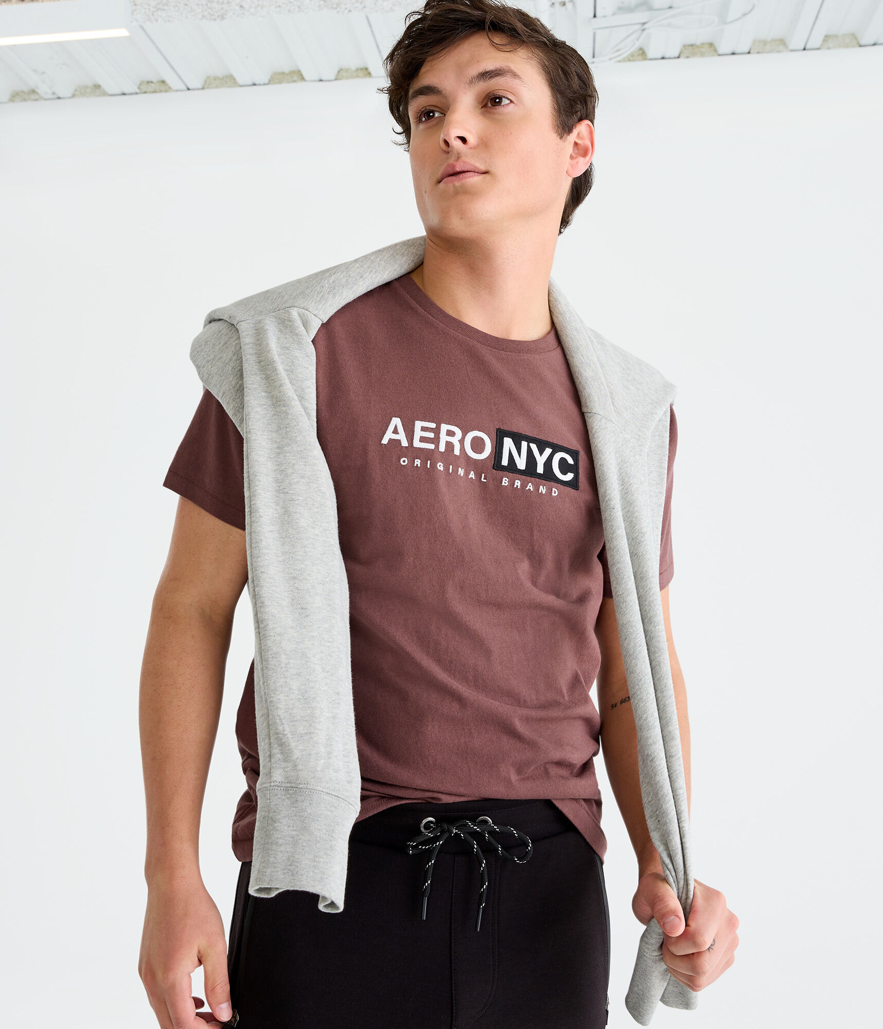 Aero NYC Box Logo Appliqu&eacute; Graphic Tee