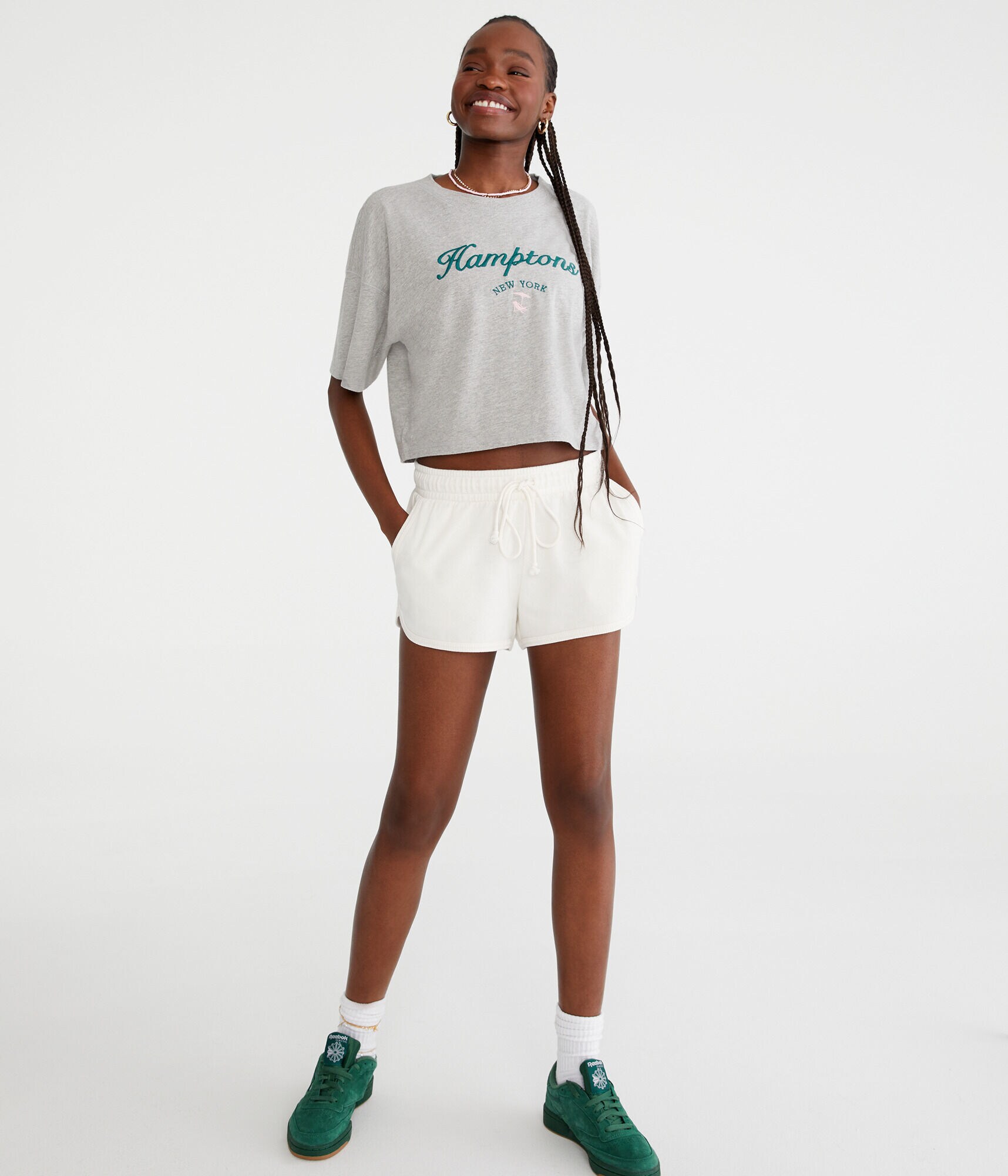 Hamptons Beach Chair Cropped Boyfriend Graphic Tee