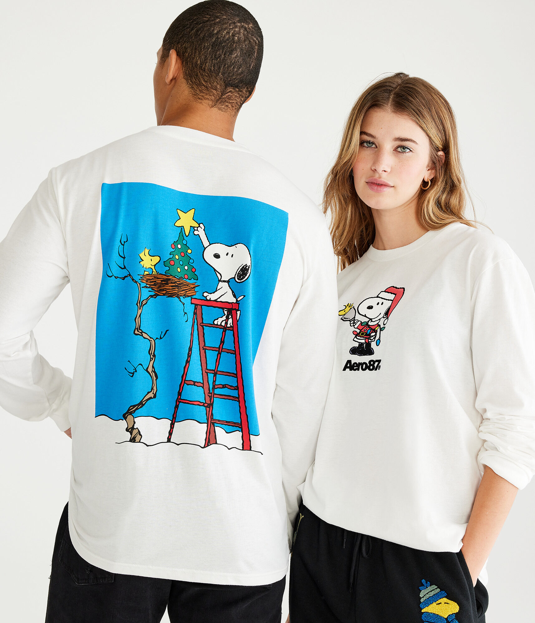 Peanuts&reg; | A&eacute;ropostale Long Sleeve Santa Snoopy Graphic Tee