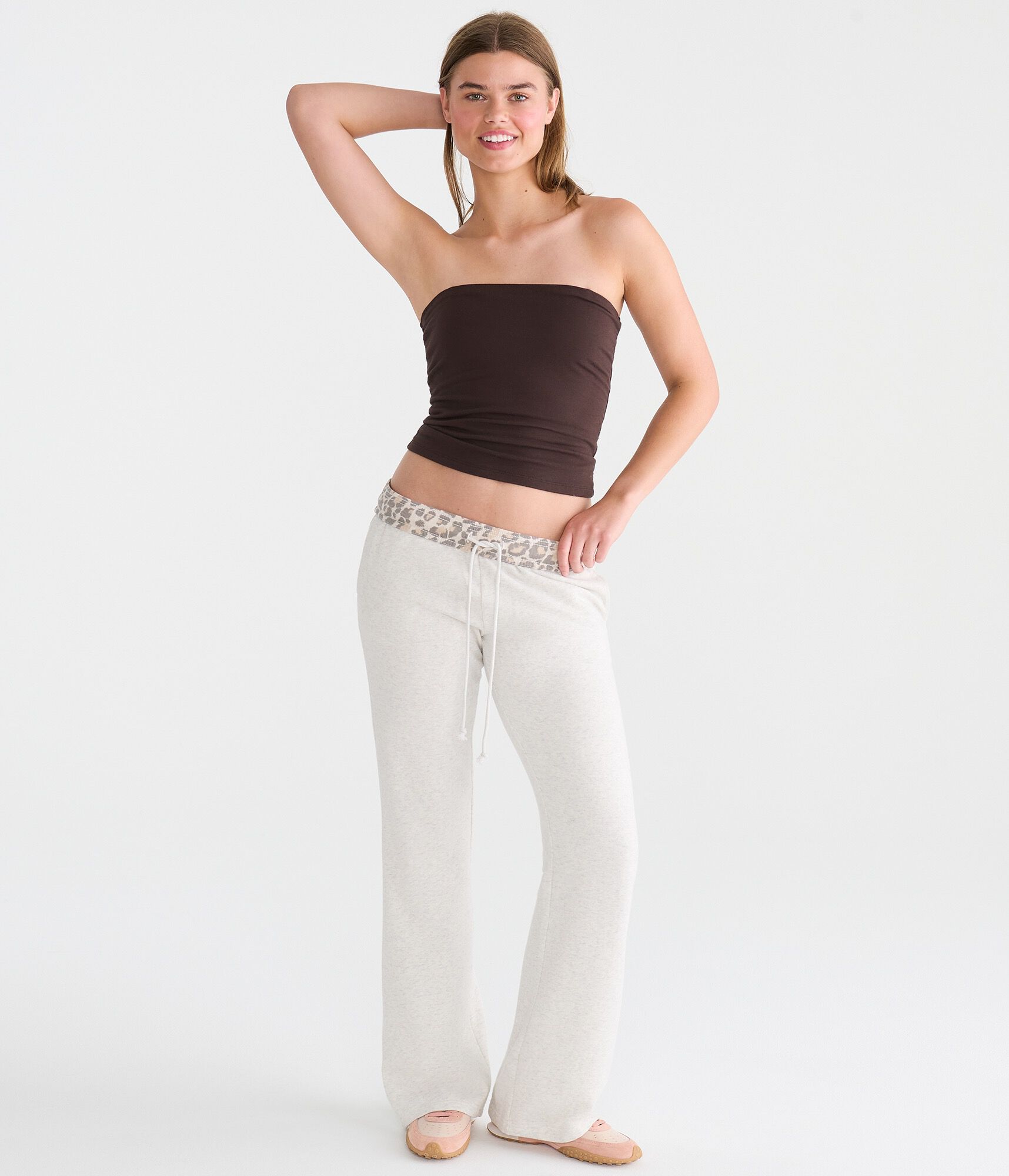 Cloud Soft Leopard Star Mid-Rise Slim Bootcut Sweatpants