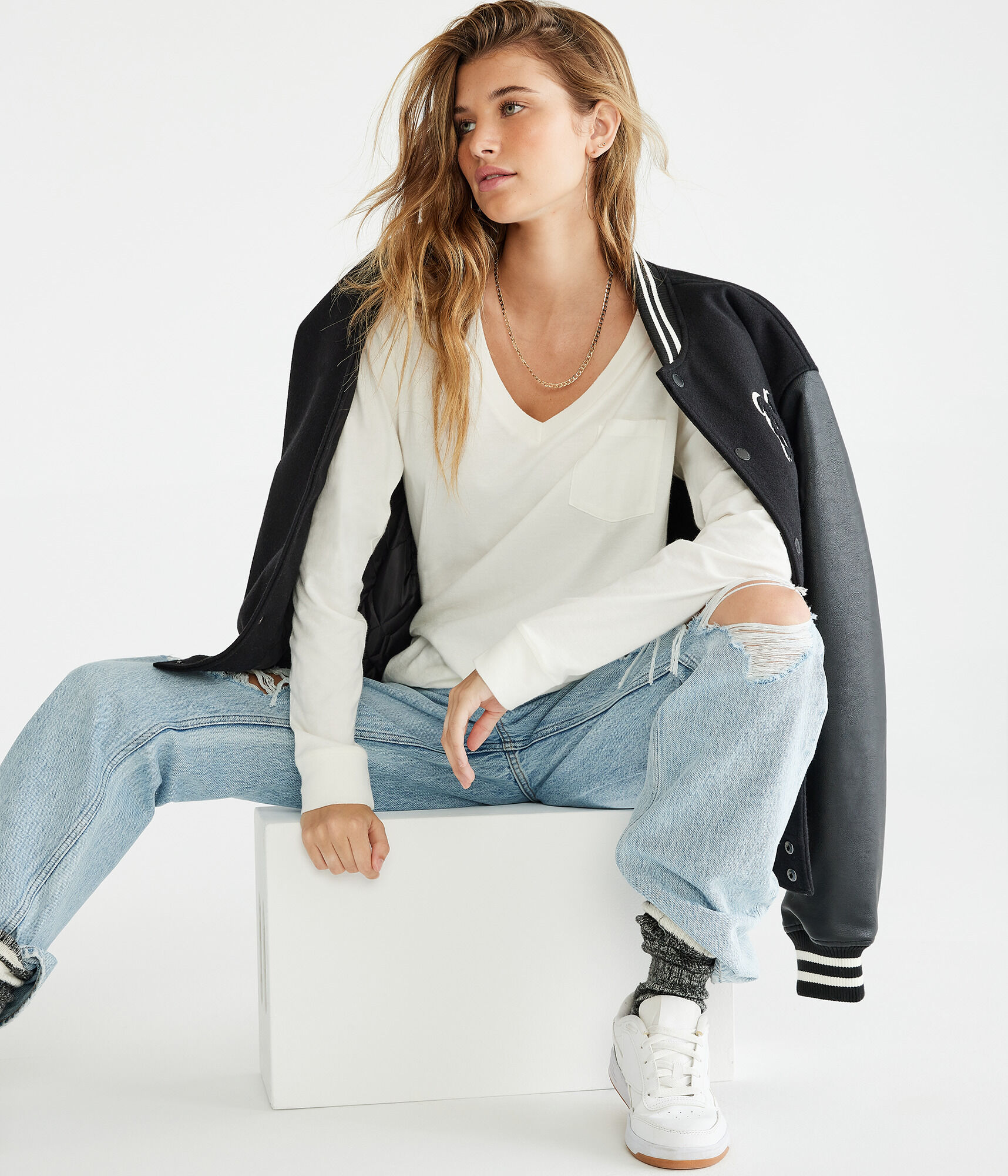 Long Sleeve Loose Fit V-Neck Pocket Tee