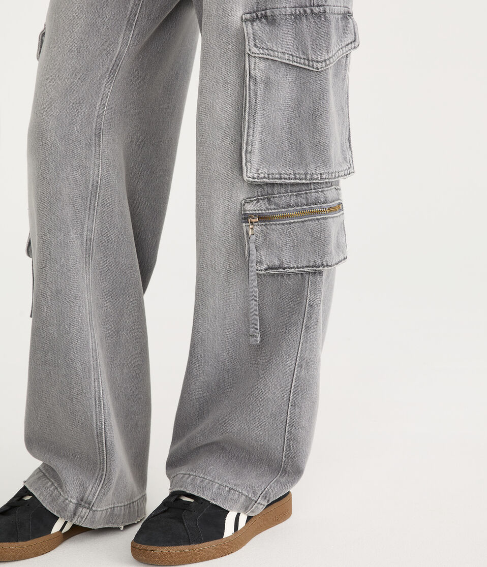 Mid-Rise Wide Leg Cargo Jean