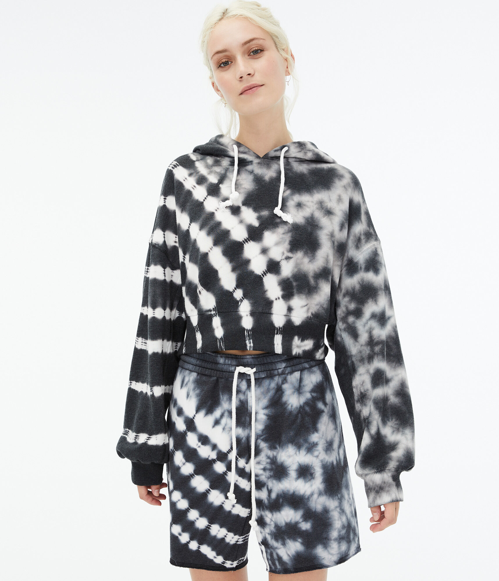 Tie-Dye Cropped Pullover Hoodie