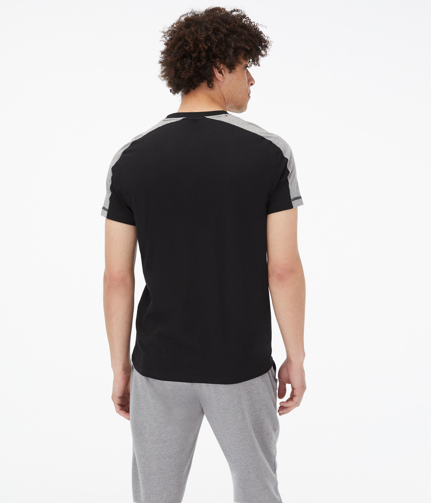 Aeropostale Colorblocked Stretch Graphic Tee