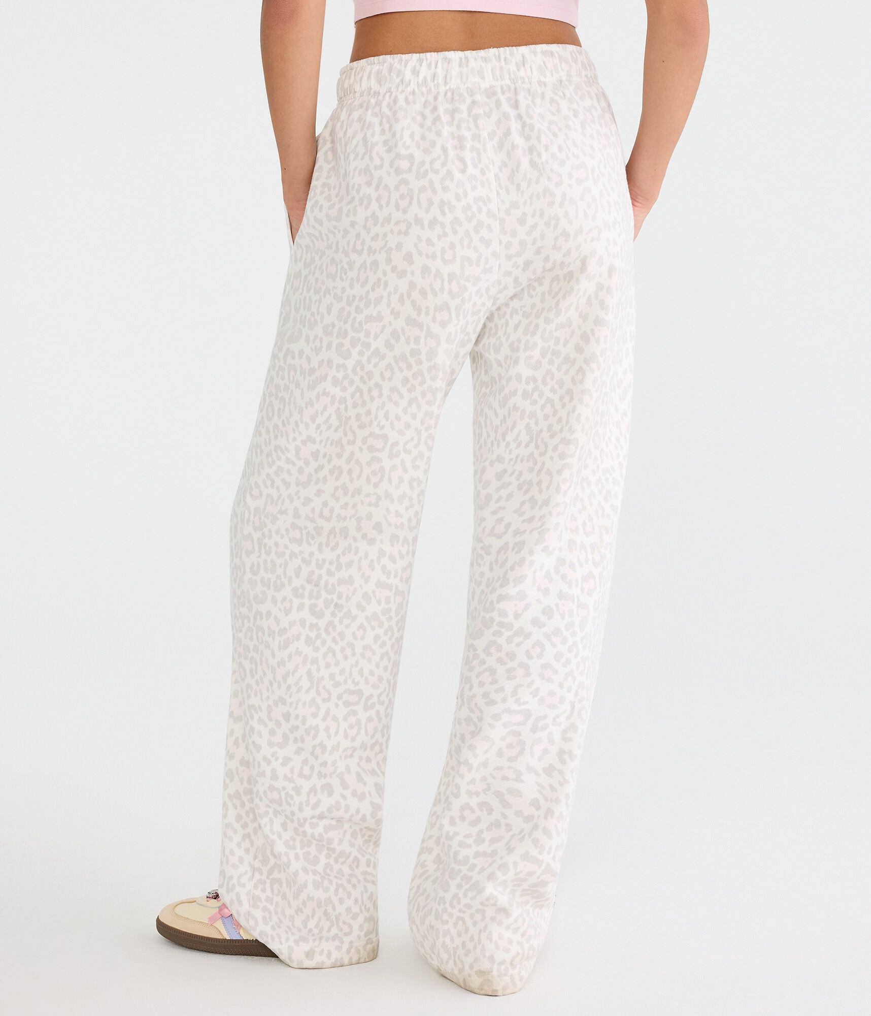 Cloud Soft Leopard Print Mid-Rise Straight Leg Sweatpants