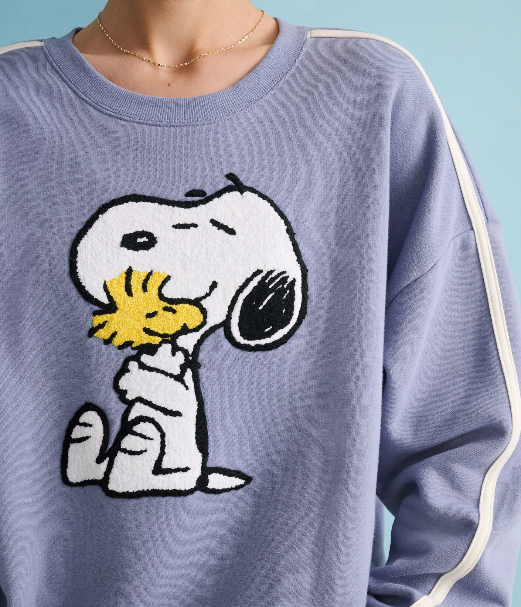 Peanuts® | Aéropostale Western Snoopy Woodstock Hugs Crew Sweatshirt
