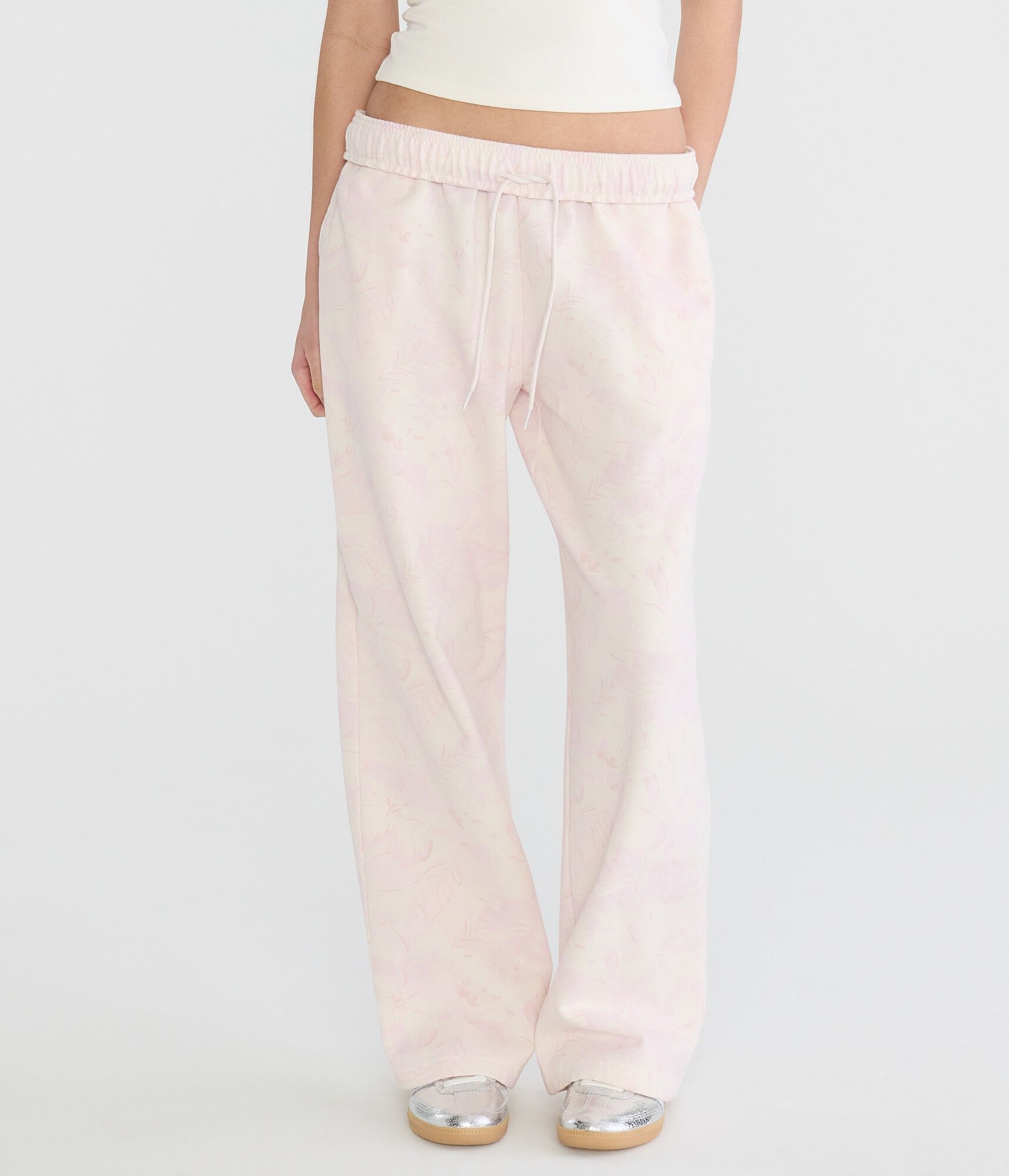 Cloud Soft Tropical Floral Mid-Rise Straight Leg Sweatpants