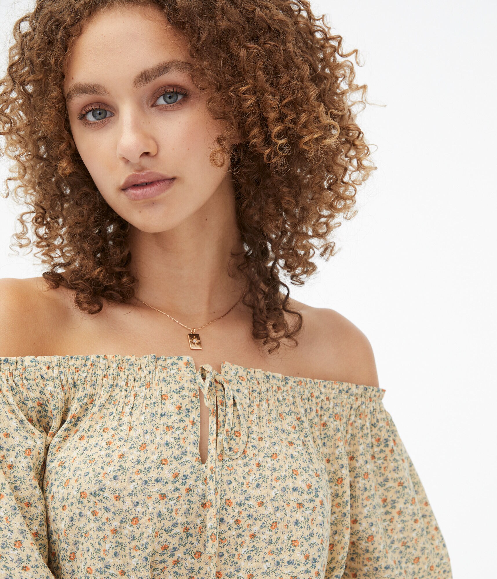 Long Sleeve Floral Off-The-Shoulder Top***