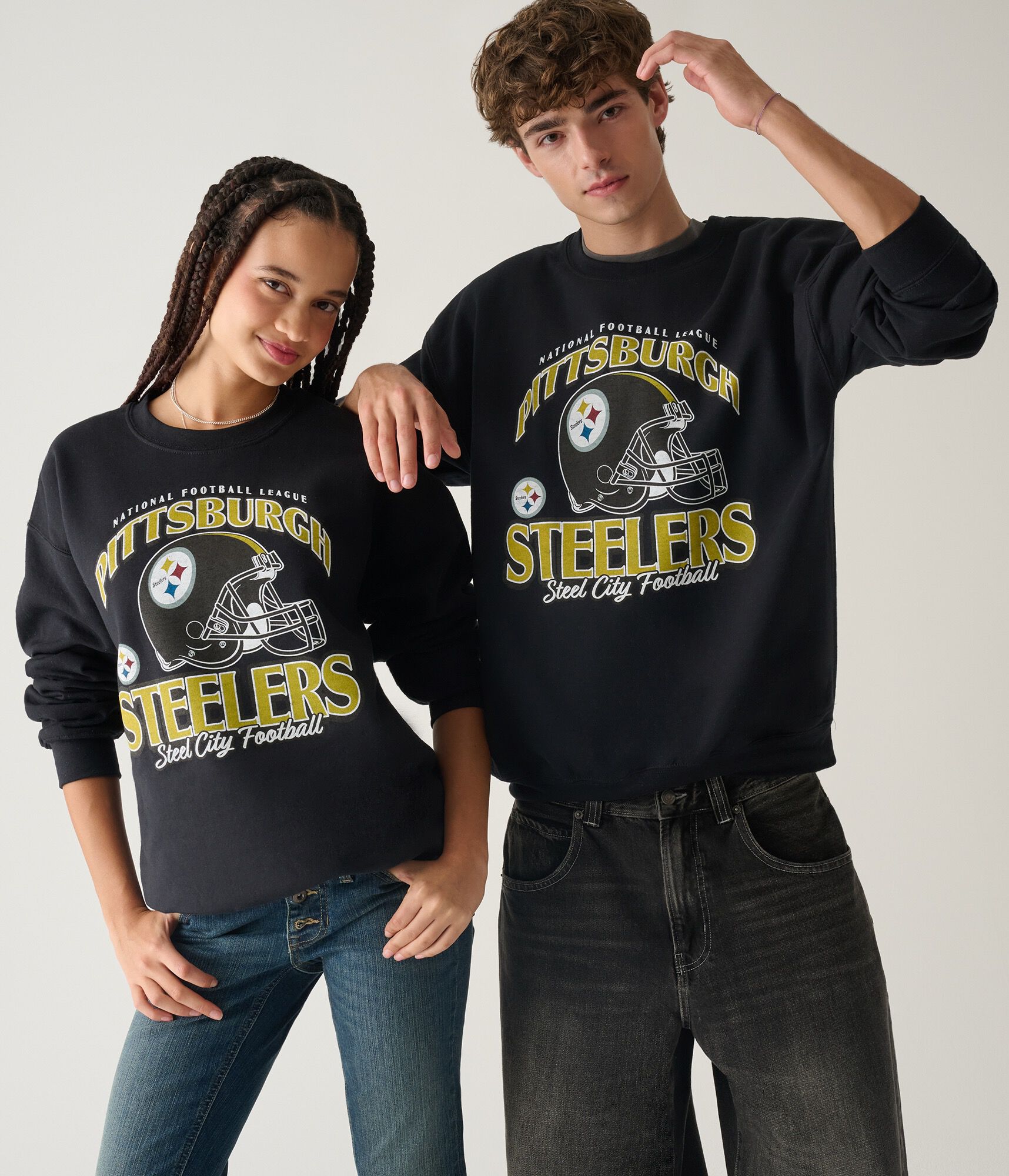 Pittsburgh Steelers Helmet Crew Sweatshirt