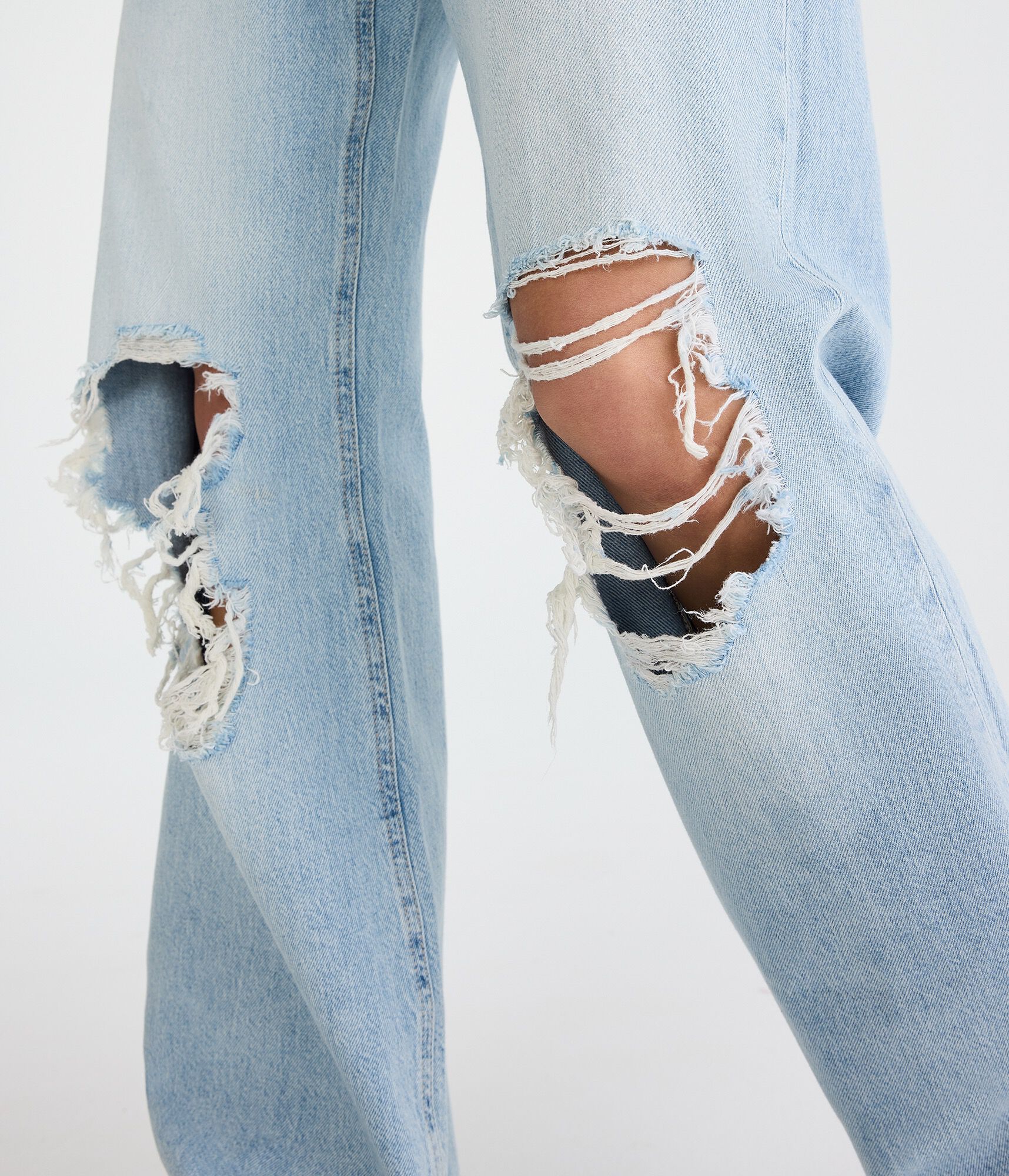 Low-Rise Baggy Wide Leg Jean