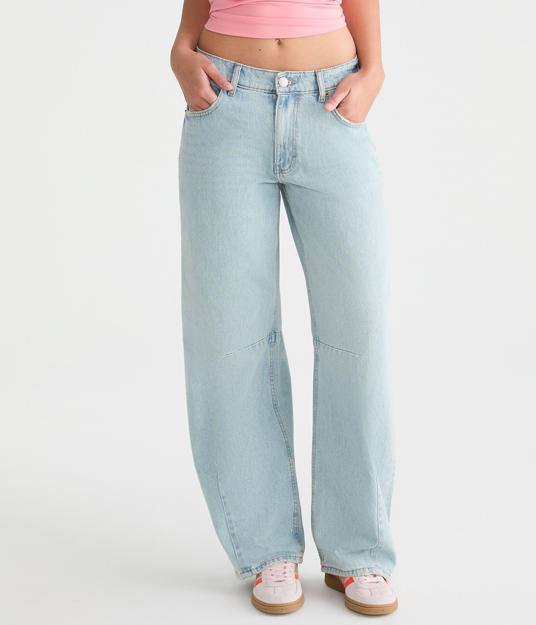 Low-Rise Baggy Barrel Jean
