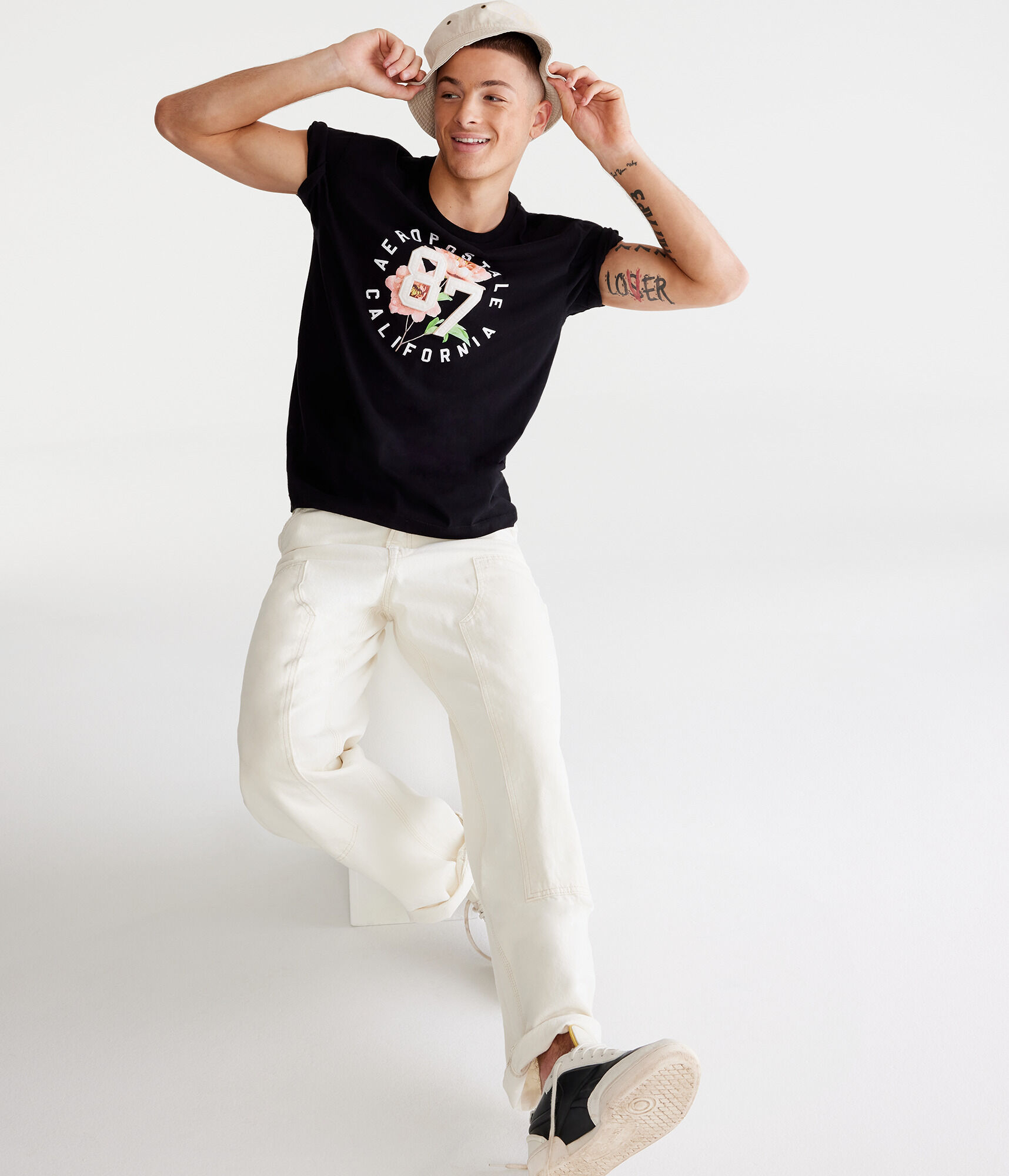 Aero 87 Flower Circle Appliqu&eacute; Graphic Tee