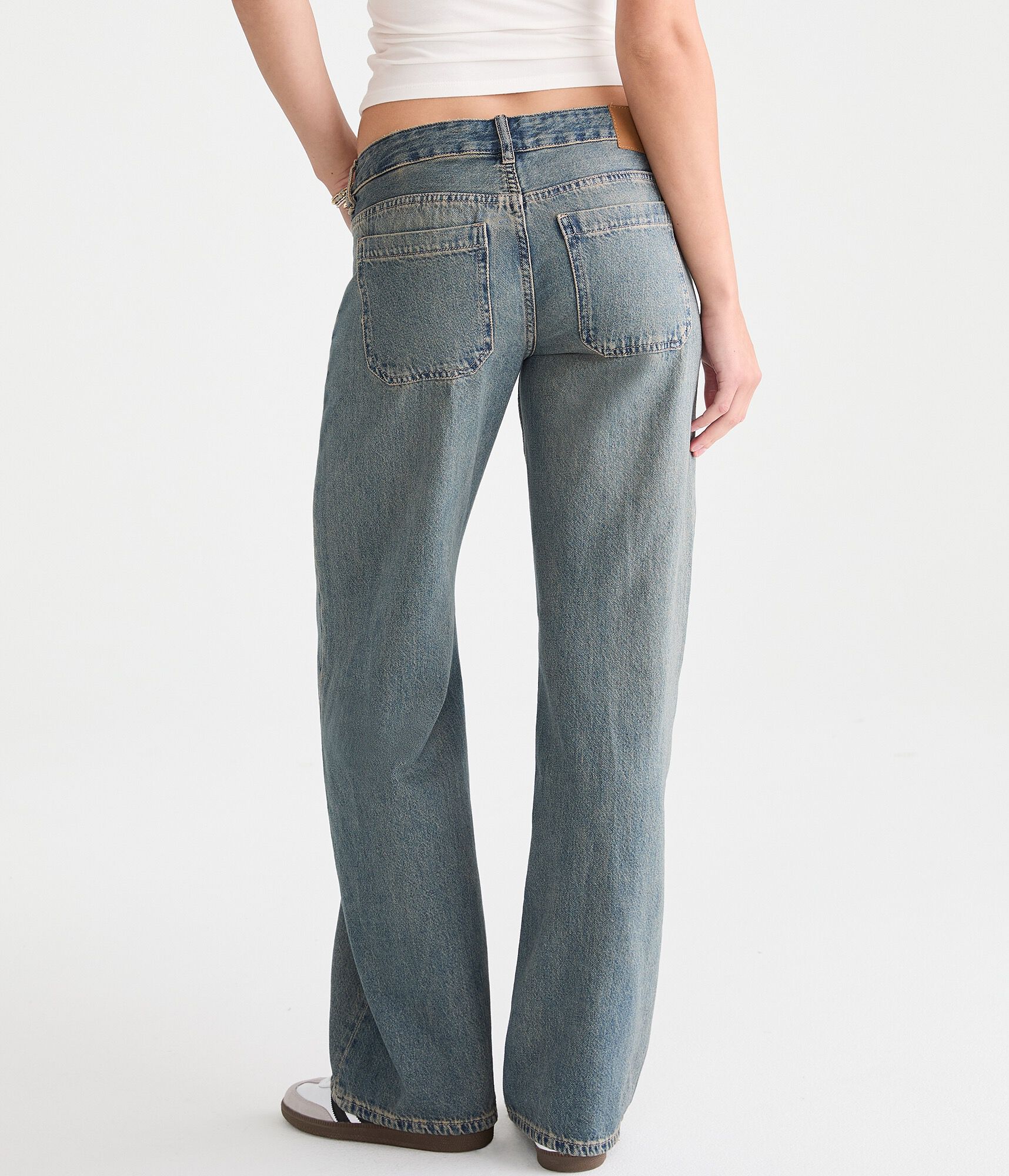 Low-Rise Baggy Wide Leg Seamed Jean