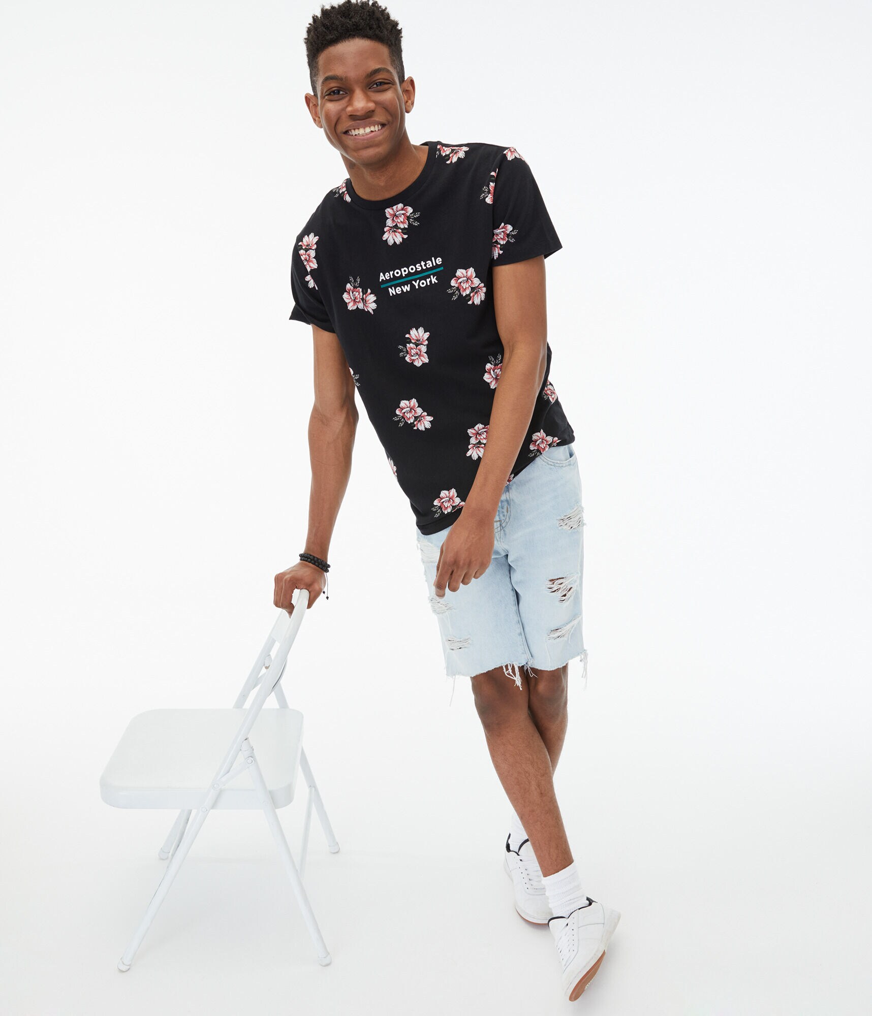 Aeropostale 1987 Floral Curved Hem Tee