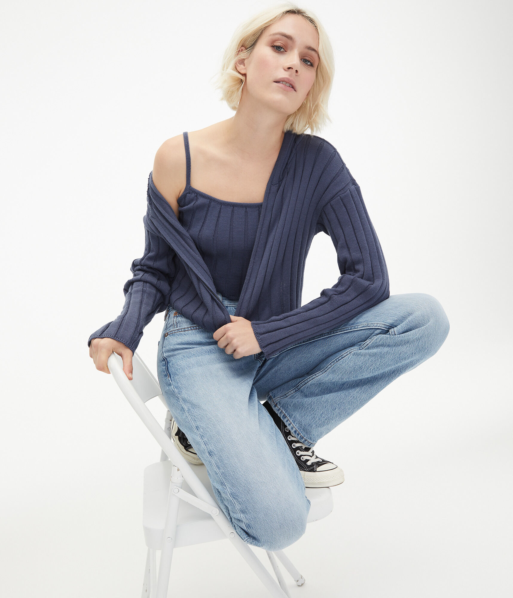 Ribbed Full-Zip Cropped Hooded Sweater***