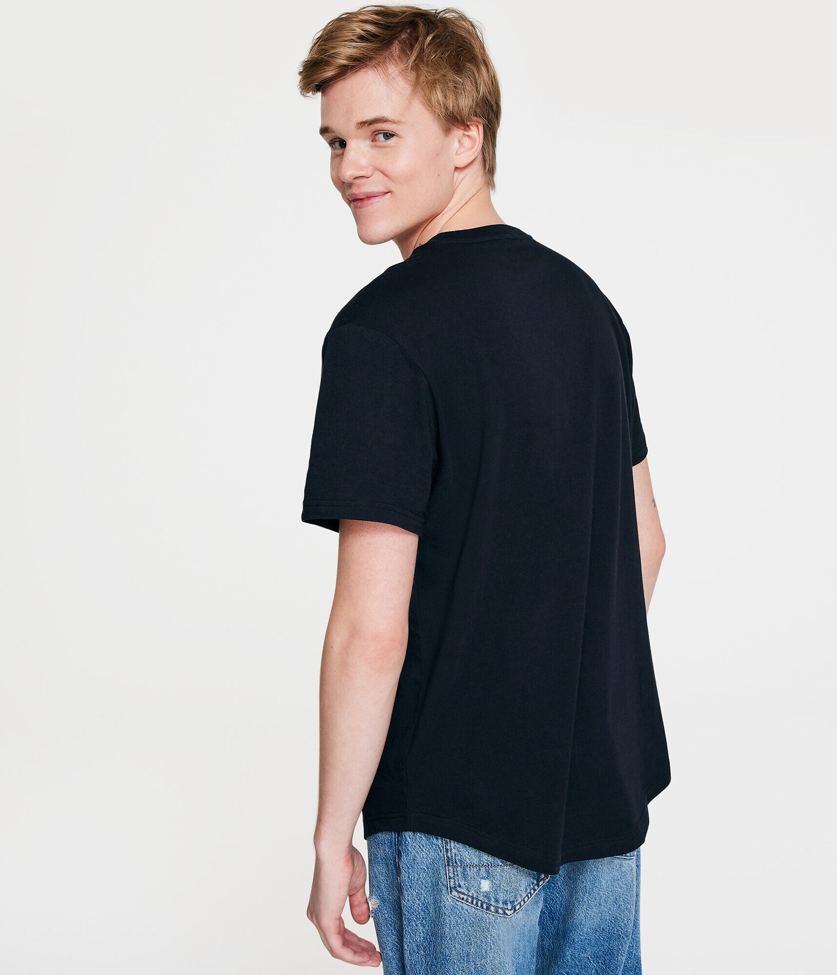Solid Curved Hem Crew Tee