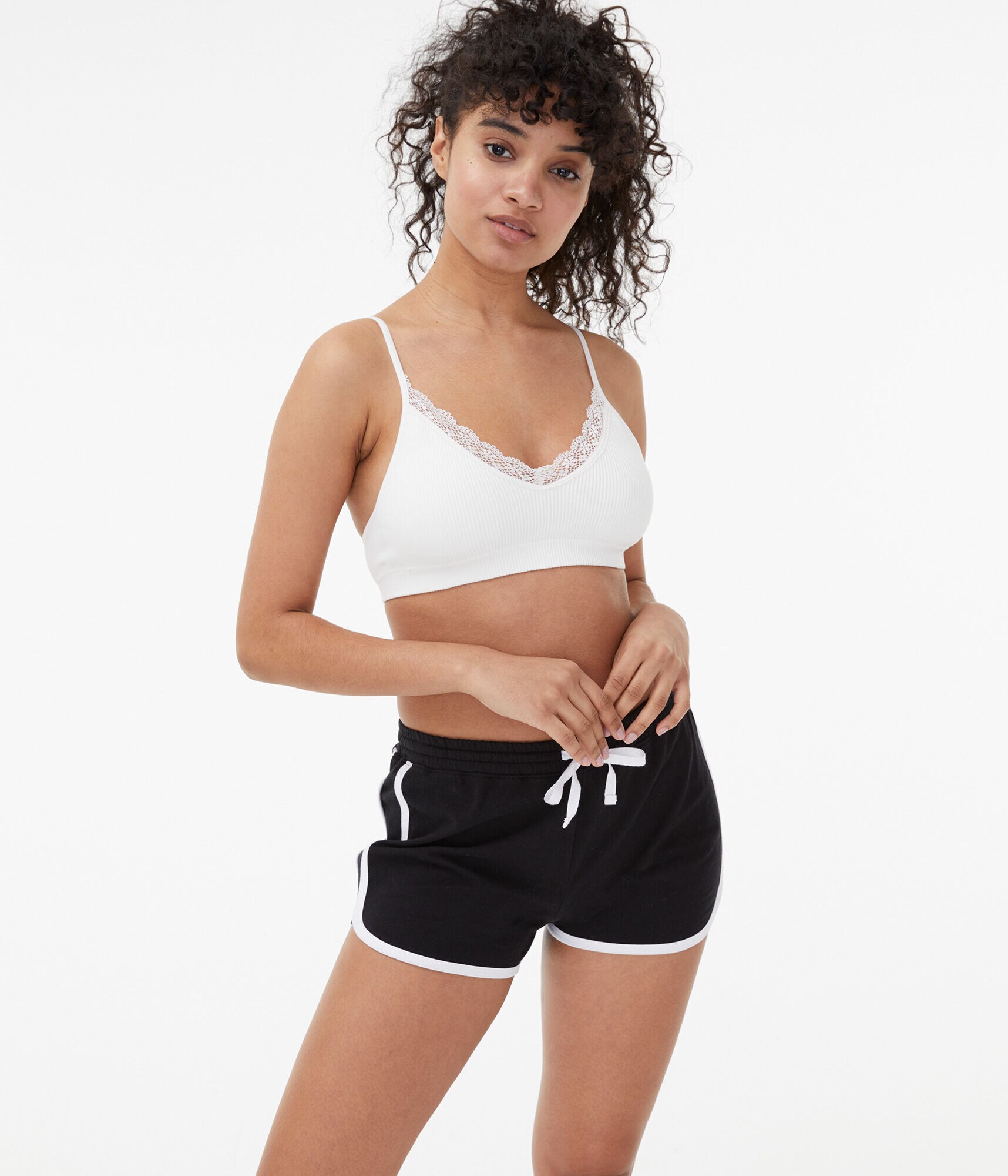 Seamless Lace-Trimmed Bralette