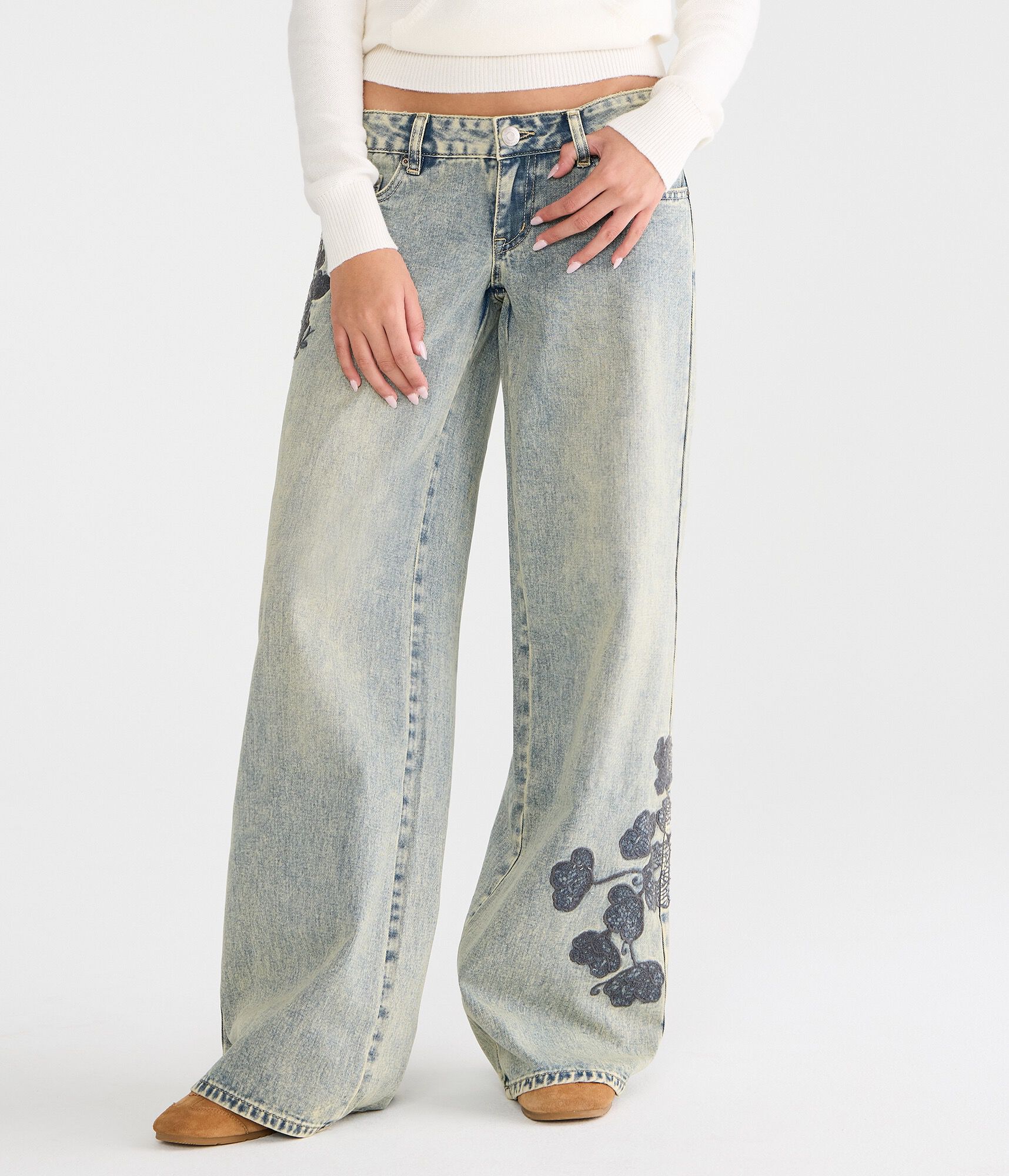 Super Low-Rise Ultra Wide Leg Lace Flowers Jean