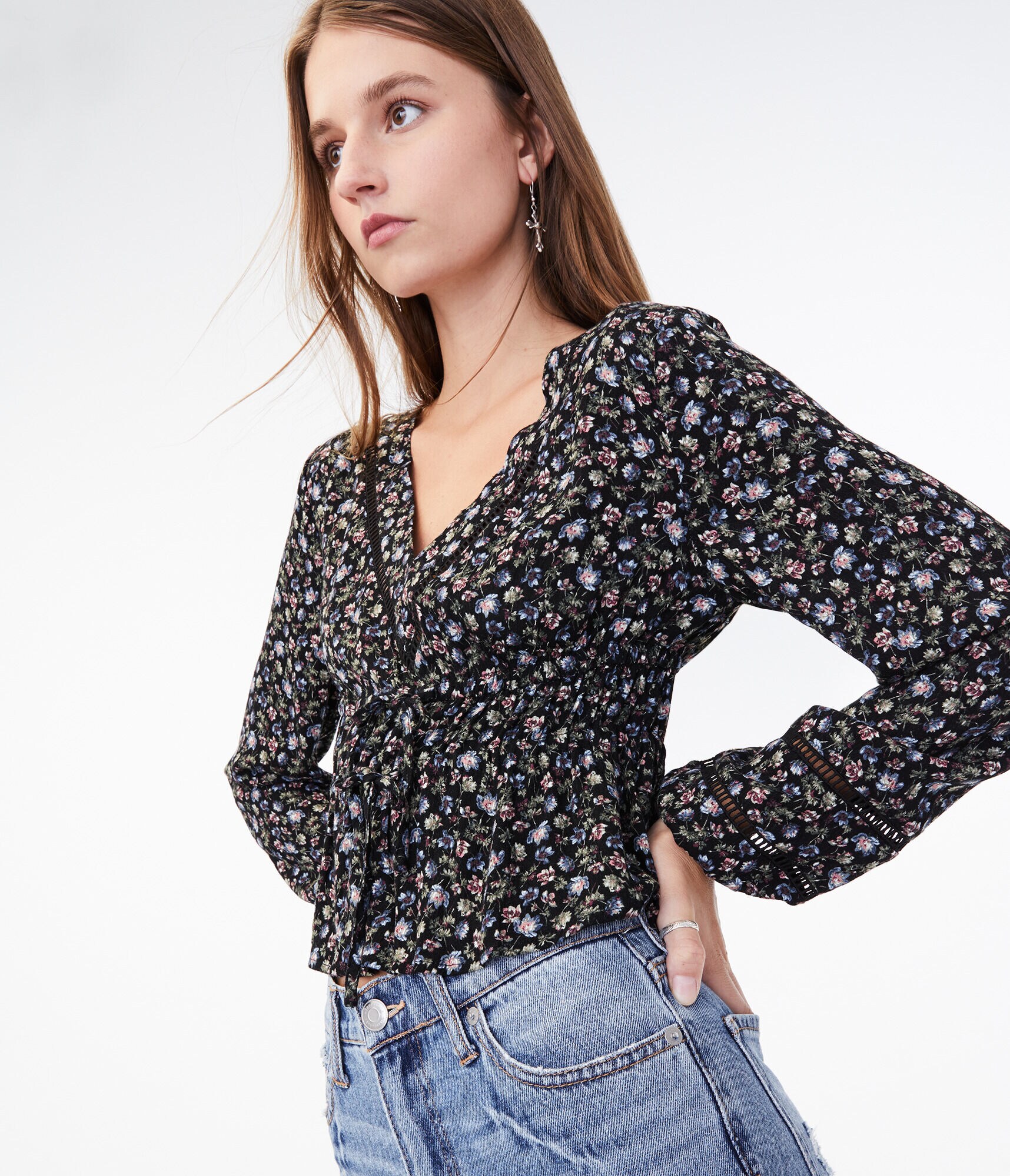 Long Sleeve Floral Tie V-Neck Top
