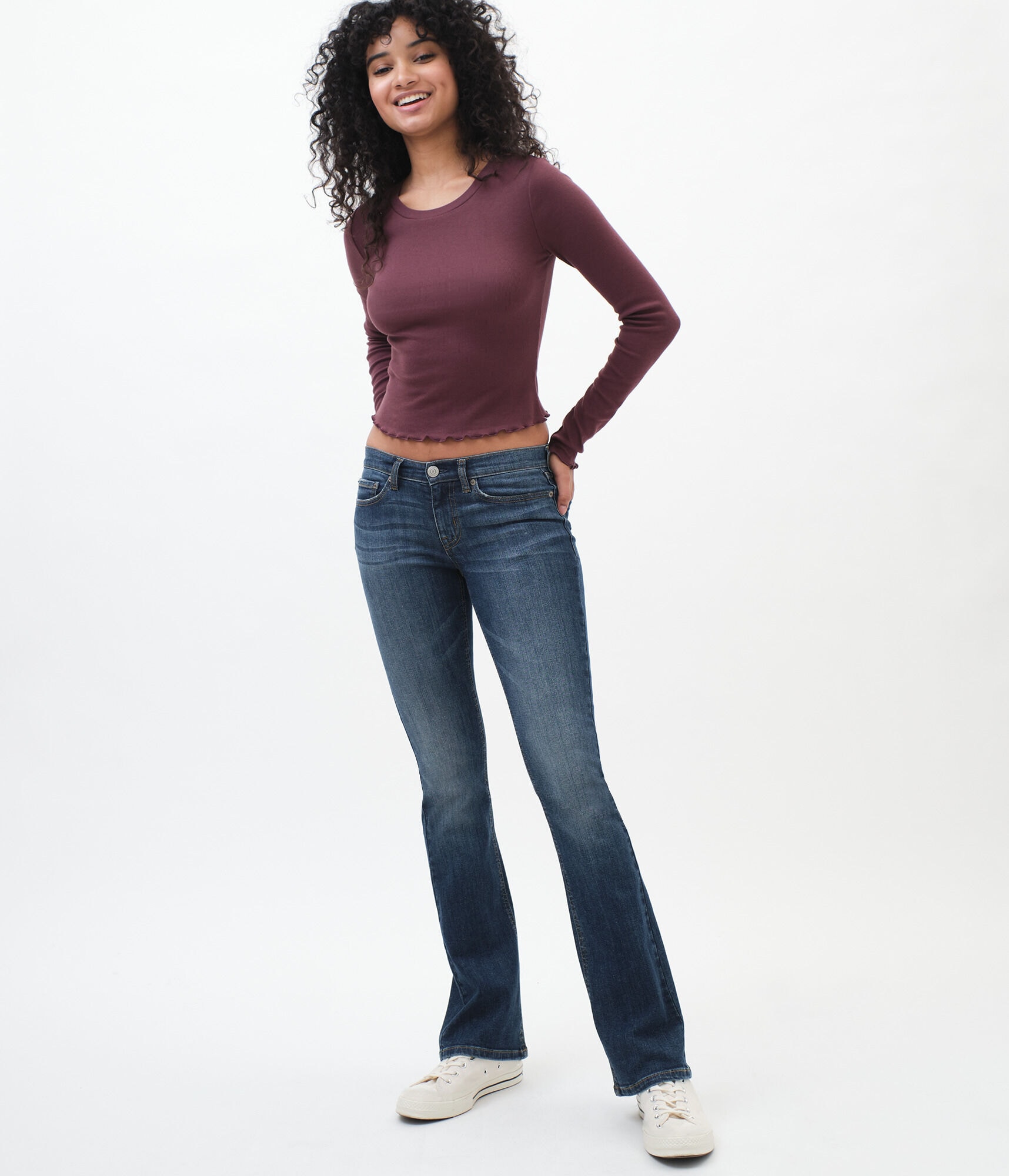 Low-Rise Bootcut Jean***