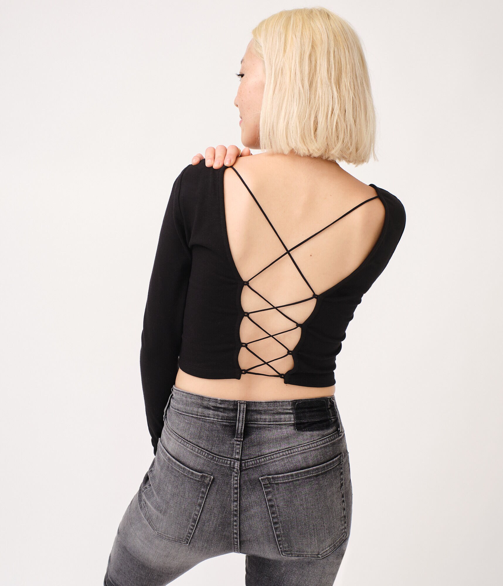 Long Sleeve Laced Open-Back Cropped Tee***