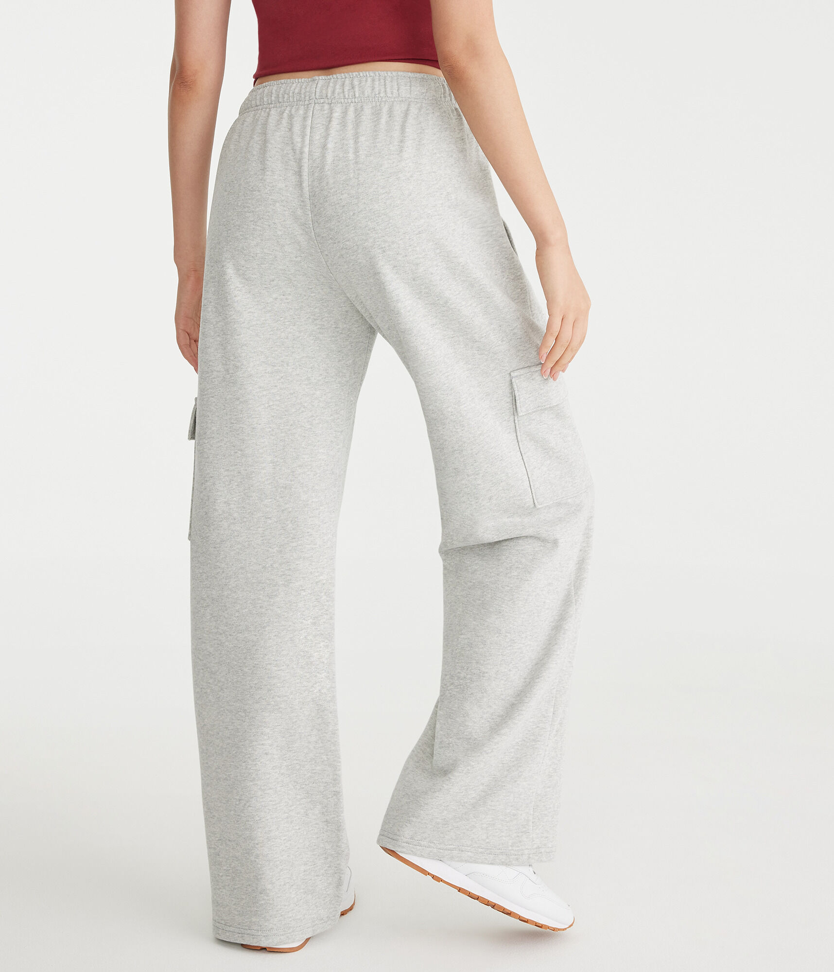 Low-Rise Cargo Wide Leg Sweatpants